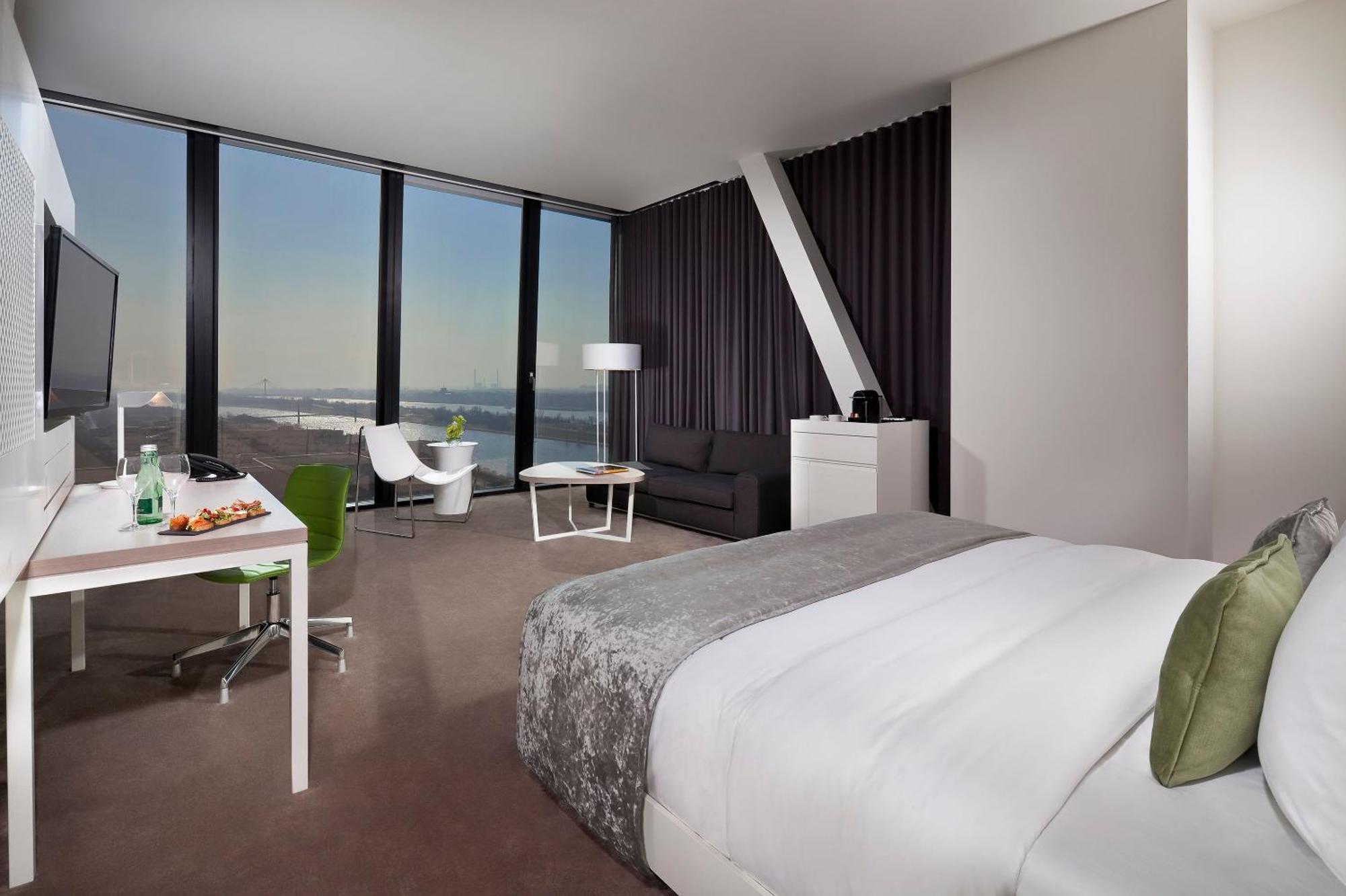 The Level Premium Room with Executive Lounge Access,1765890441:JPEG