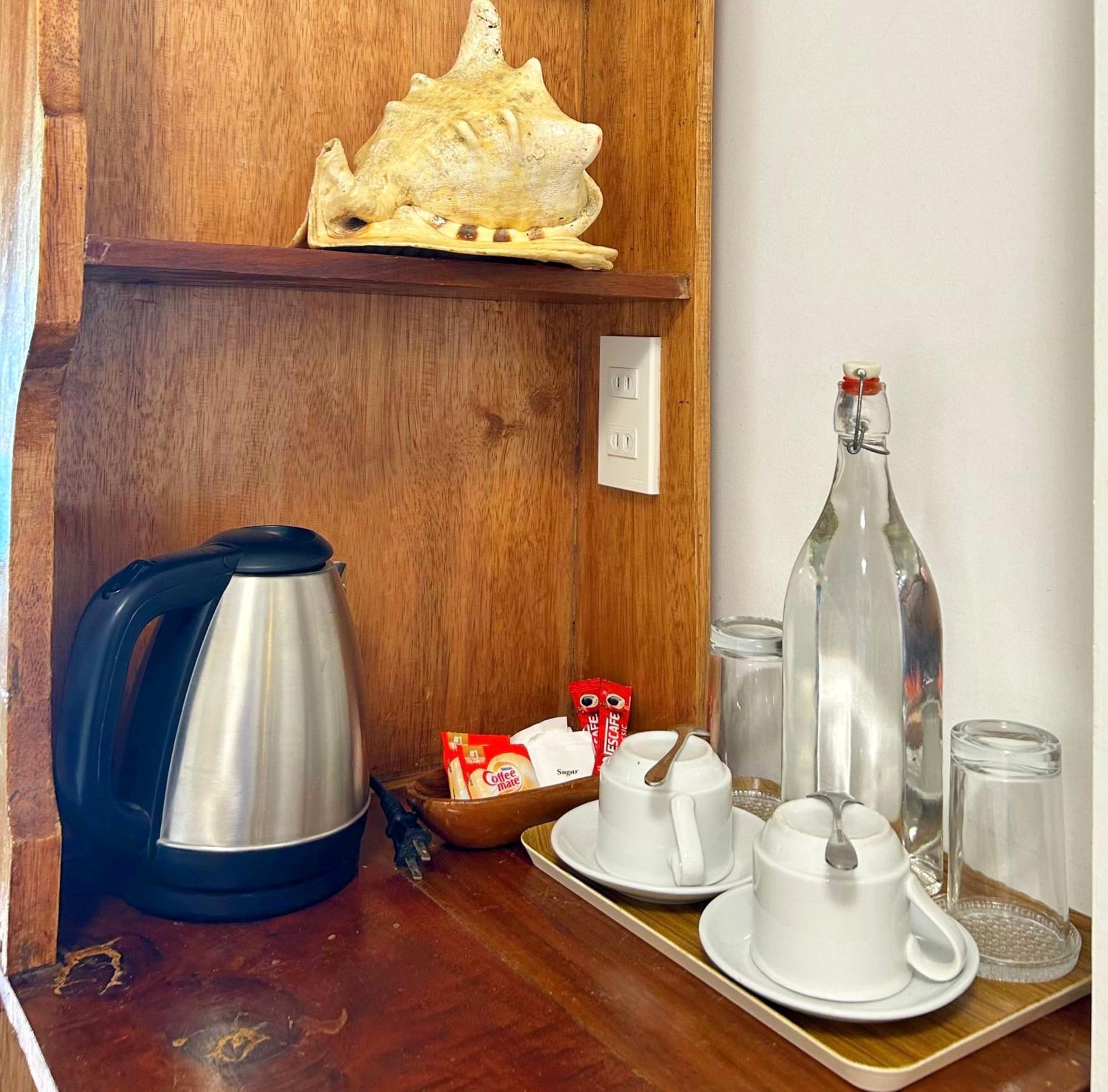 Chambre Triple - Vue sur la Piscine