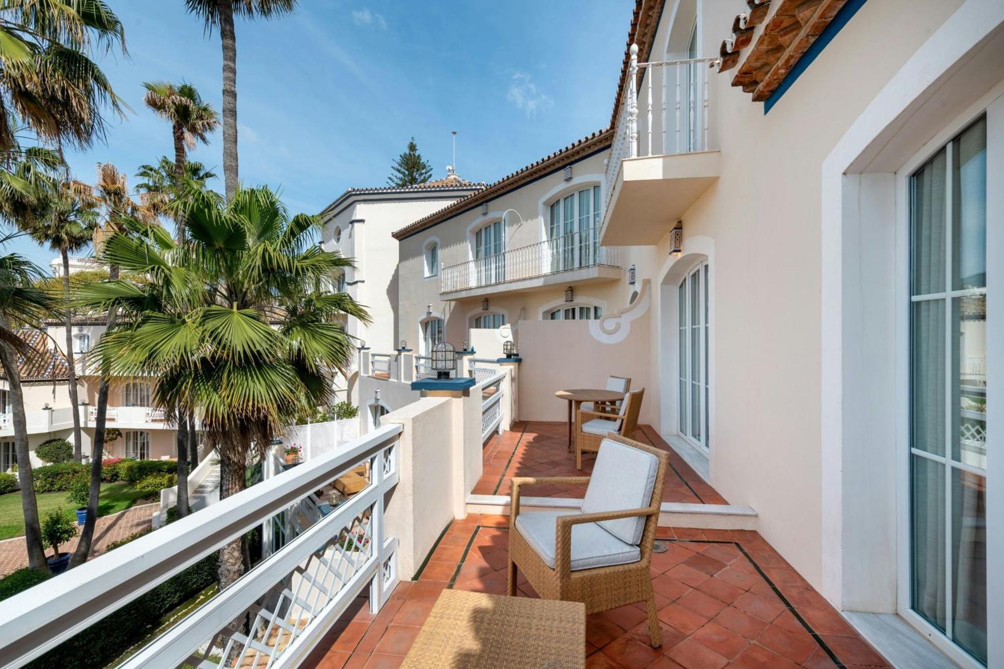 King Suite Balcony Limited View