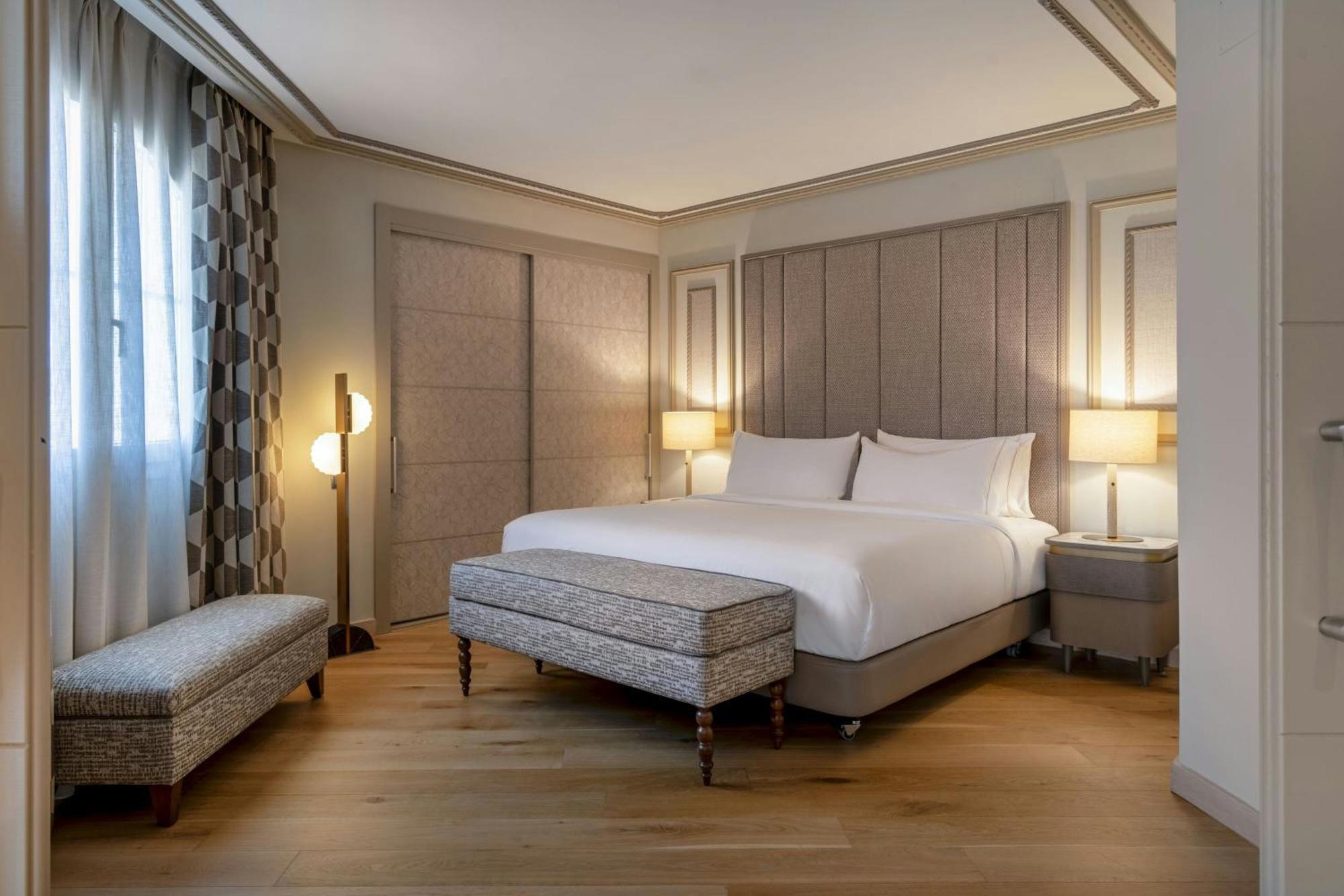 Grand King Suite Balcony