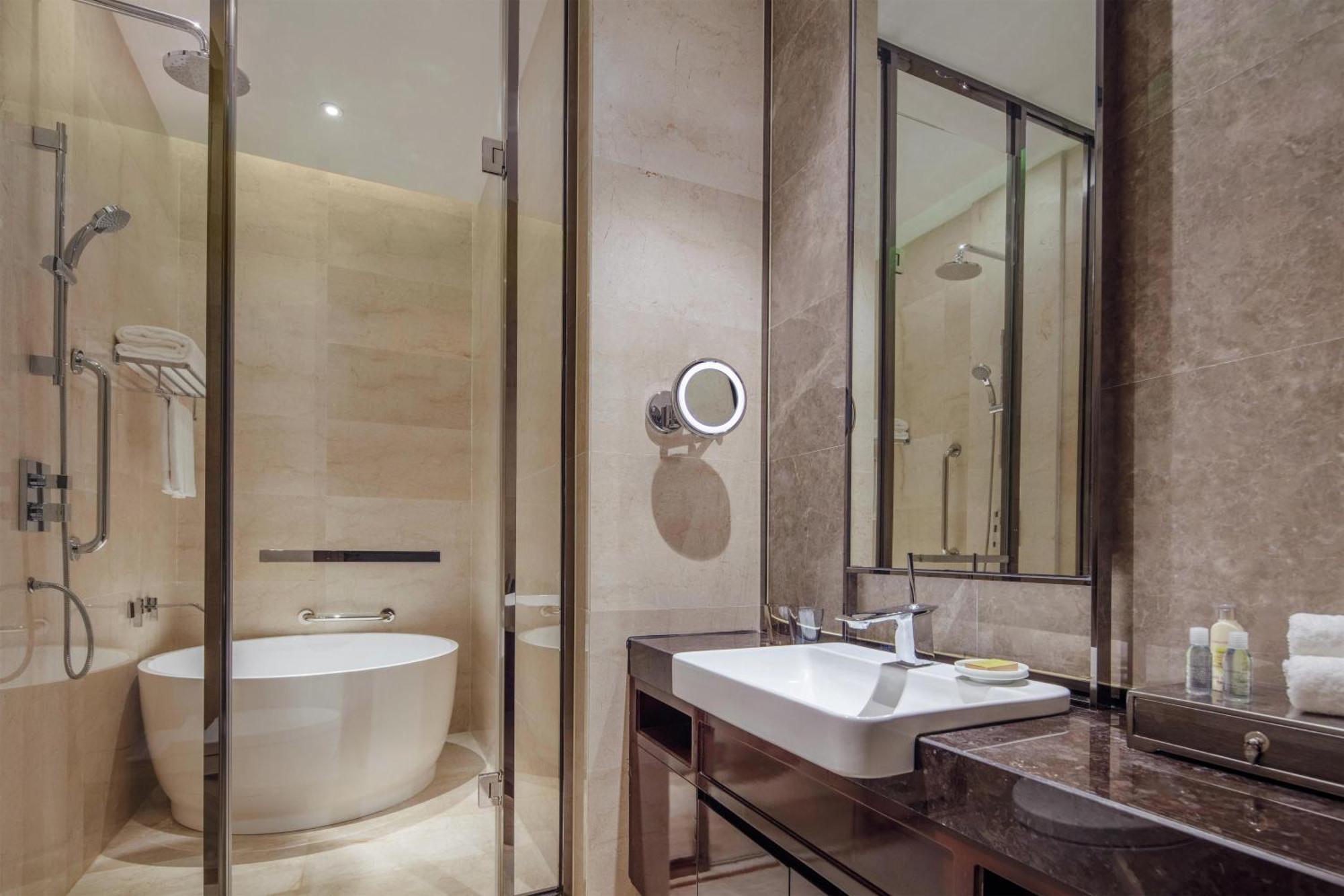 Premium King One-Bedroom Apartment with Ocean View