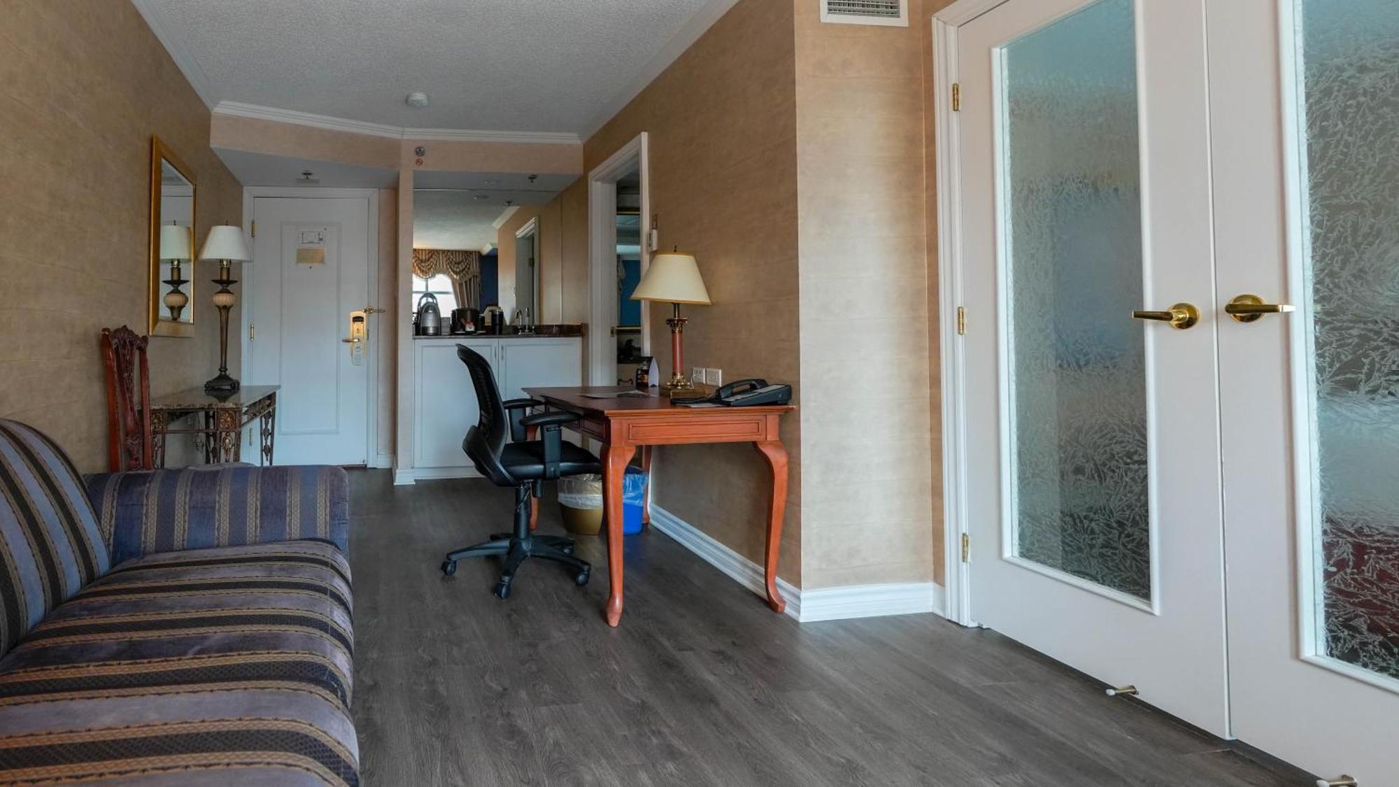 Exterior View Suite, 1 Queen Bed and Sofa-Bed,1765934600:JPEG