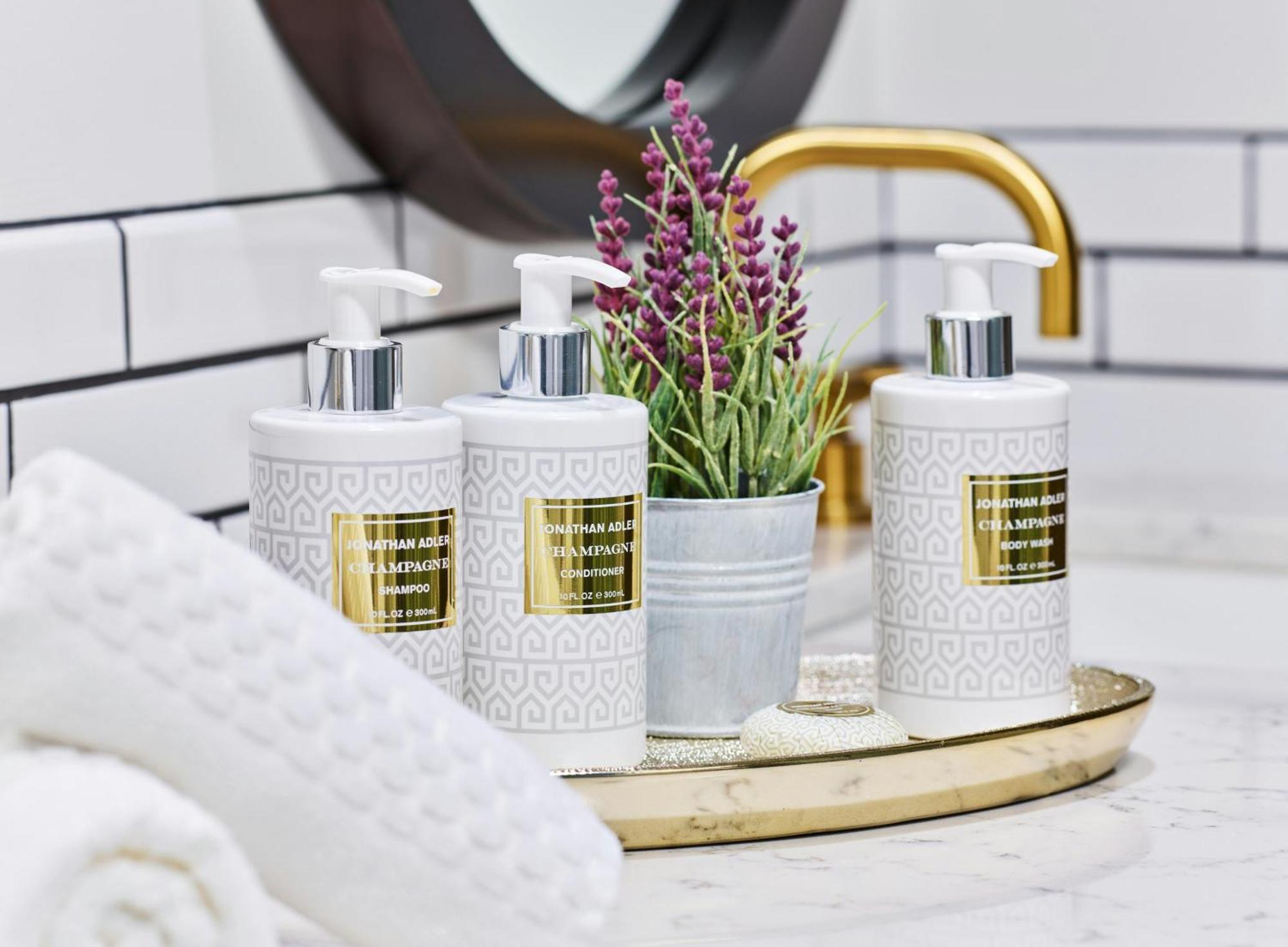 Habitación con cama extragrande y ducha a ras de suelo - Adaptada para personas con movilidad reducida