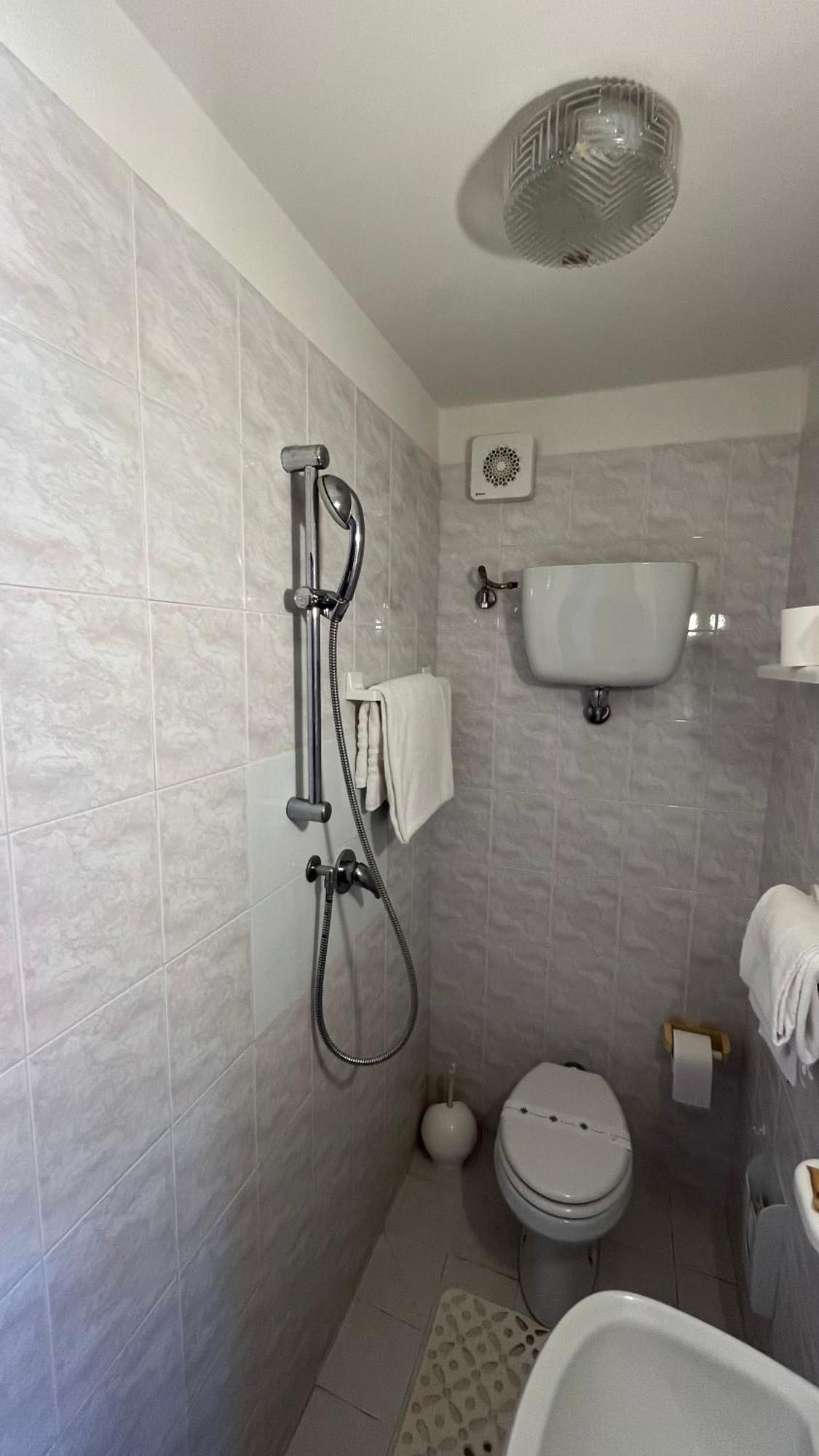 Double Room (1 Adult + 1 Child)
