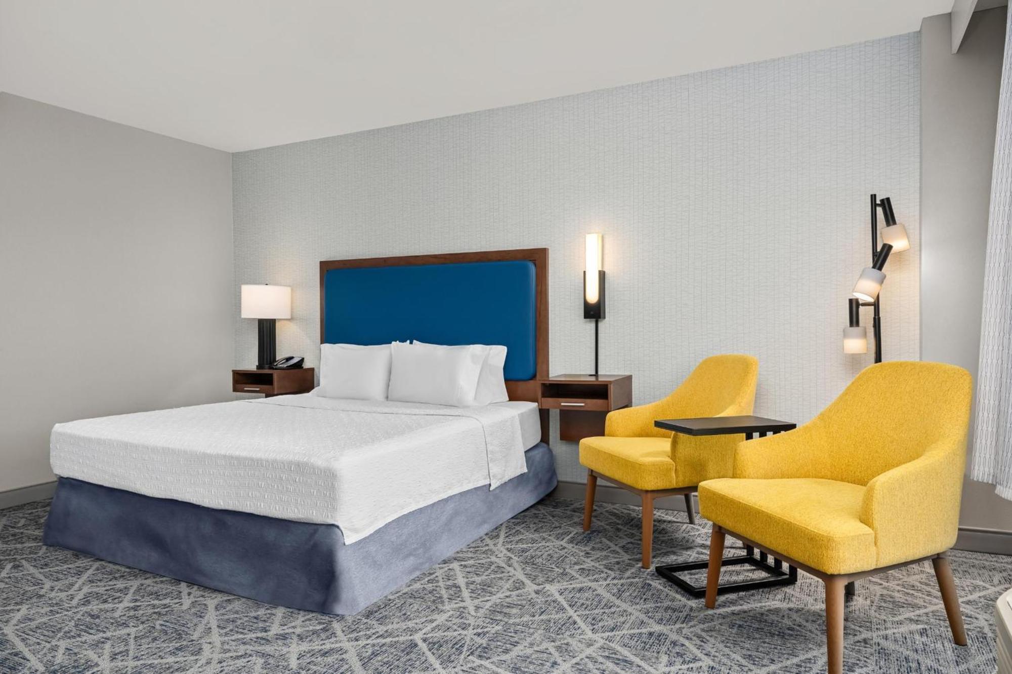 Habitación con cama extragrande y bañera accesible - Adaptada para personas con movilidad reducida
