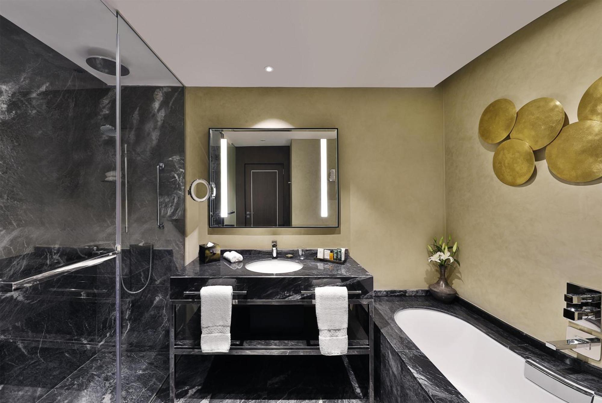 King Guest Room,1765968251:JPEG