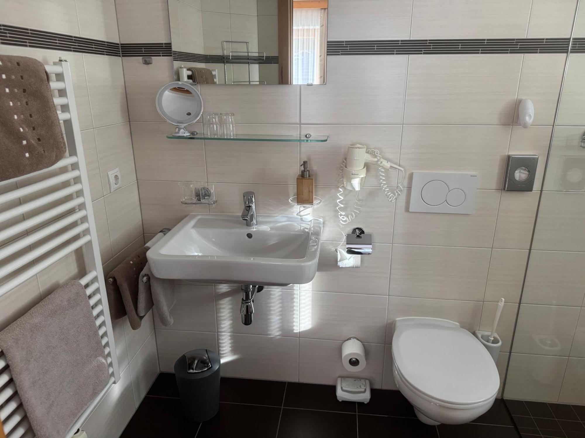 Doppelzimmer mit Balkon