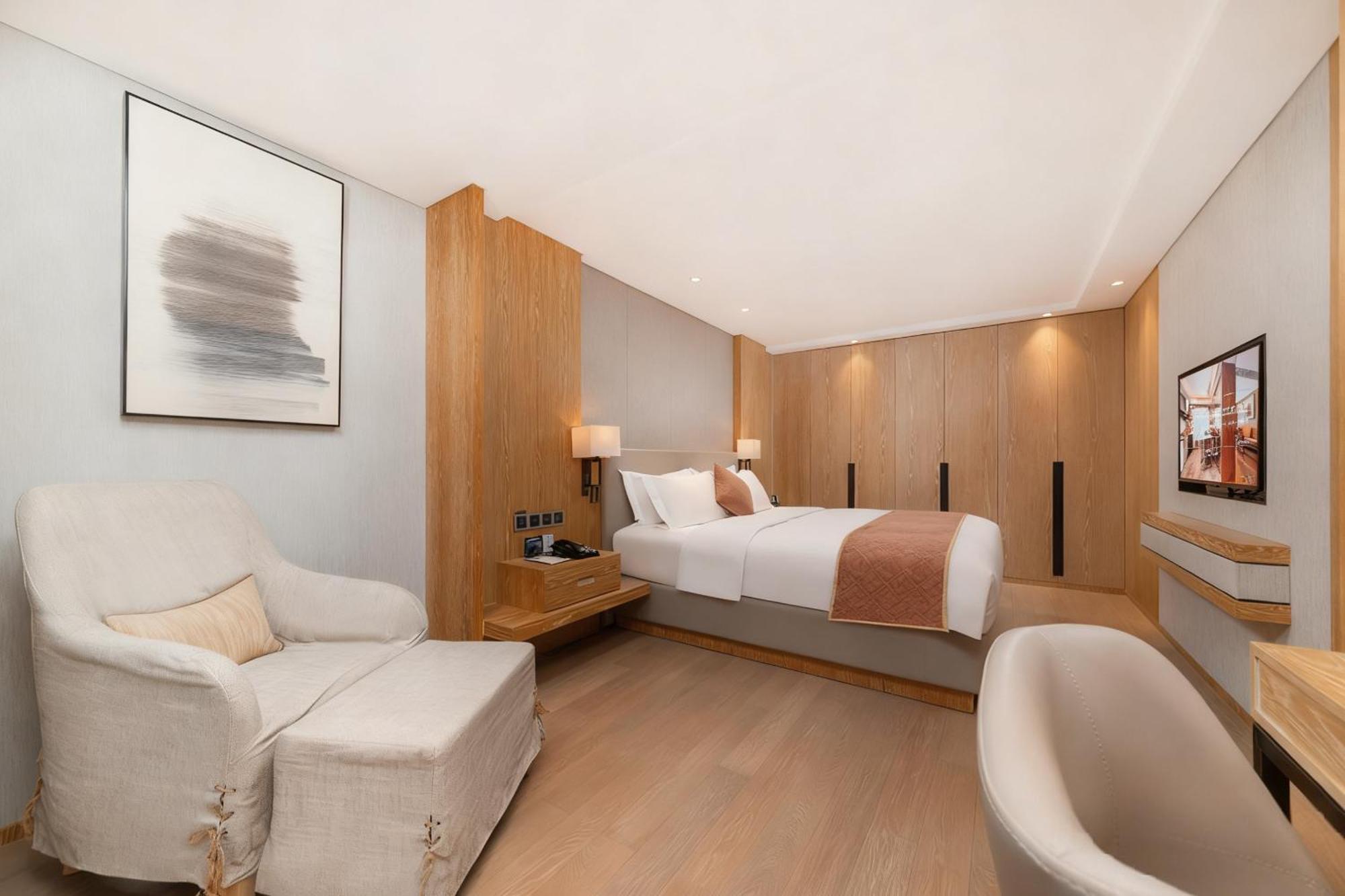 Standard Double Suite