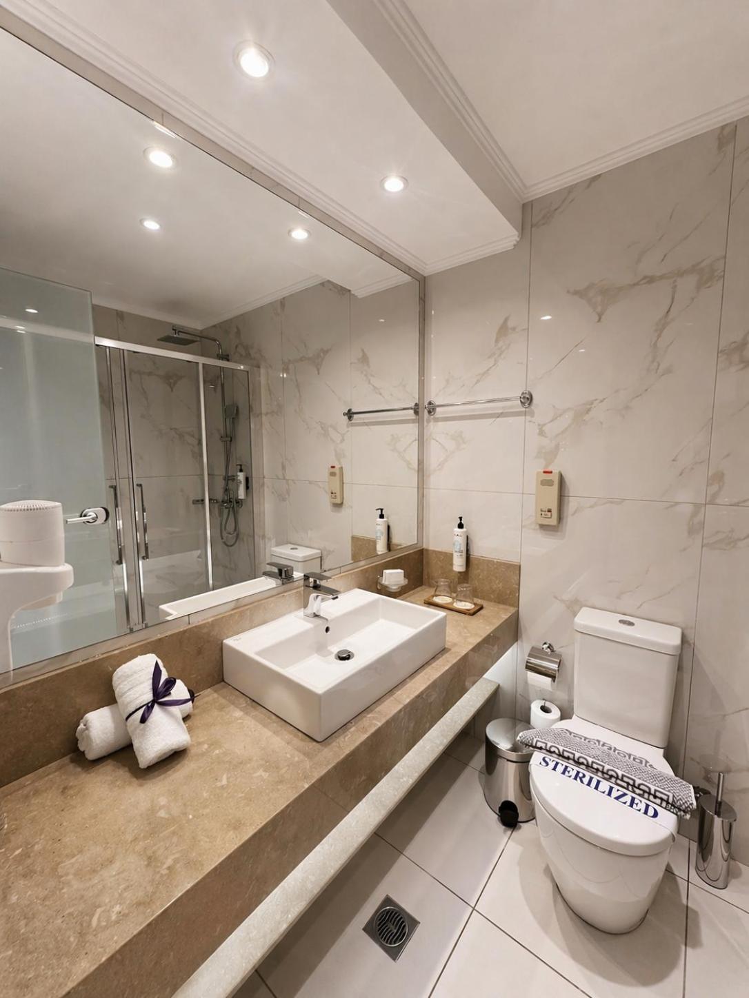 Double or Twin Room Side Sea View