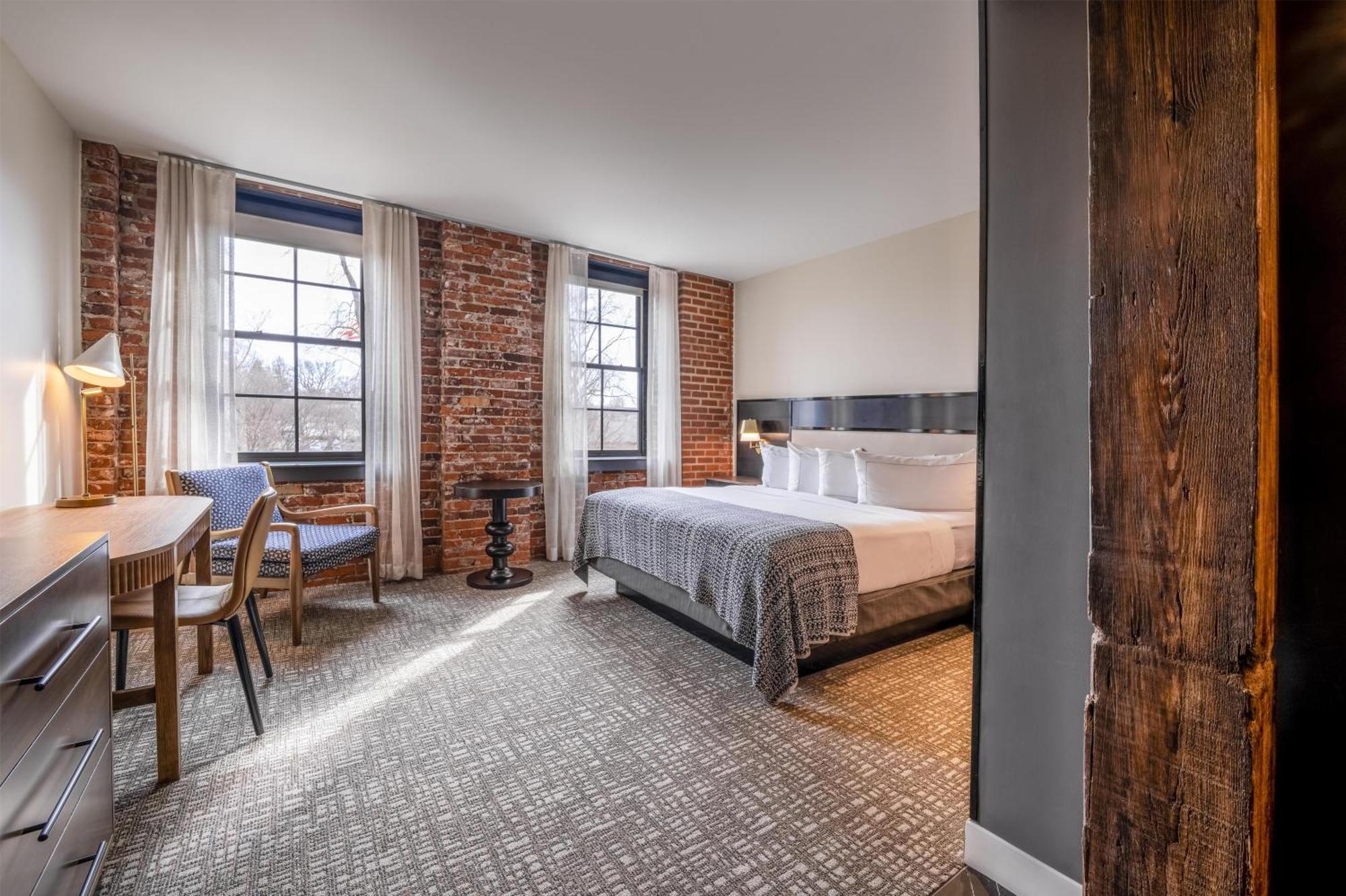 Factory King Room with Park View