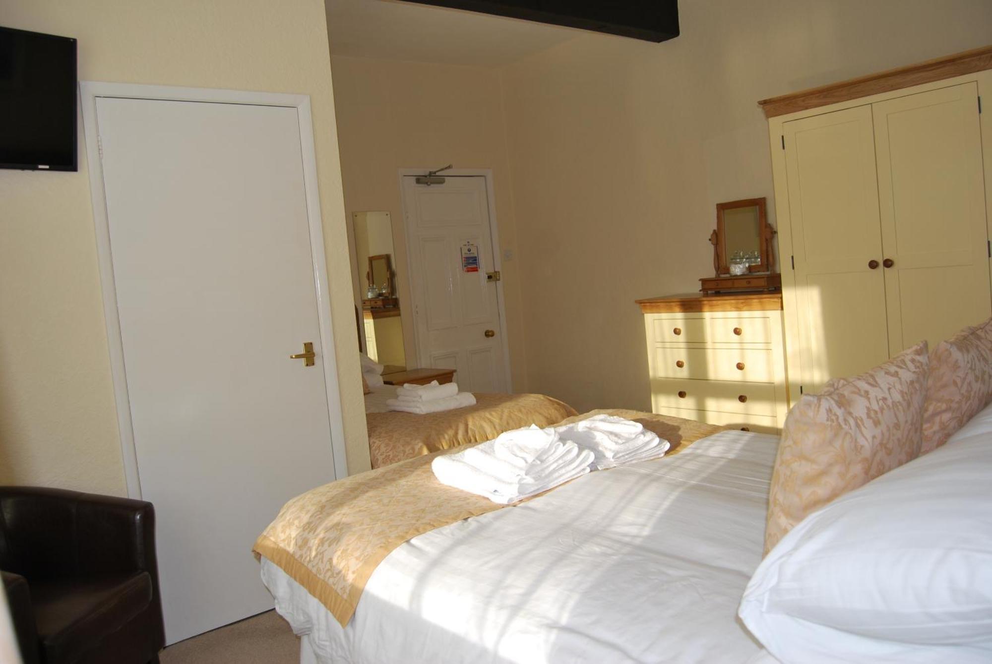 Triple Room with Bath