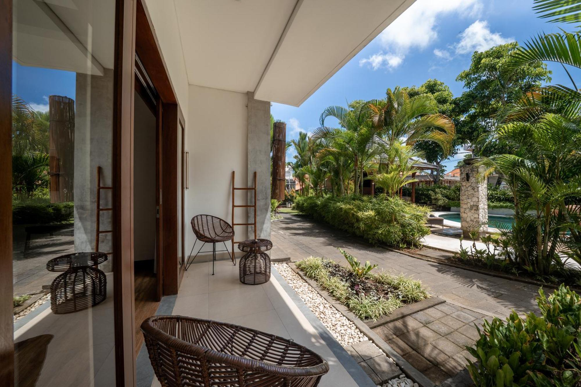 Deluxe Pool View