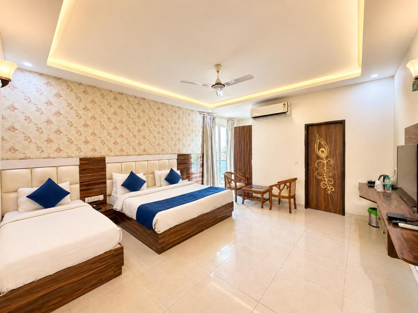 Junior Suite with Balcony