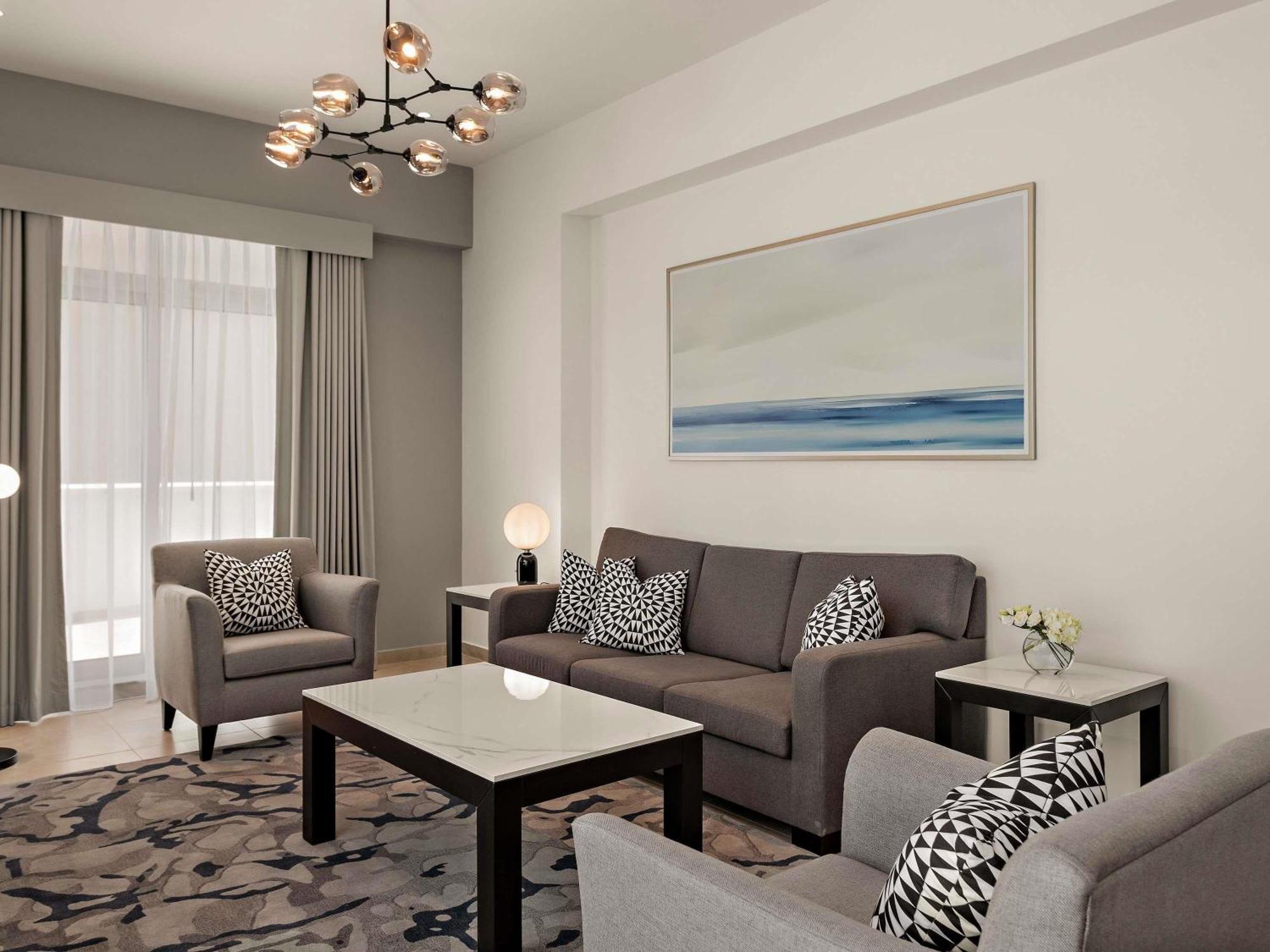 Two-Bedroom Apartment with Burj Khalifa View - Complimentary Transfer to Kite Beach and Dubai Mall / Burj Khalifa