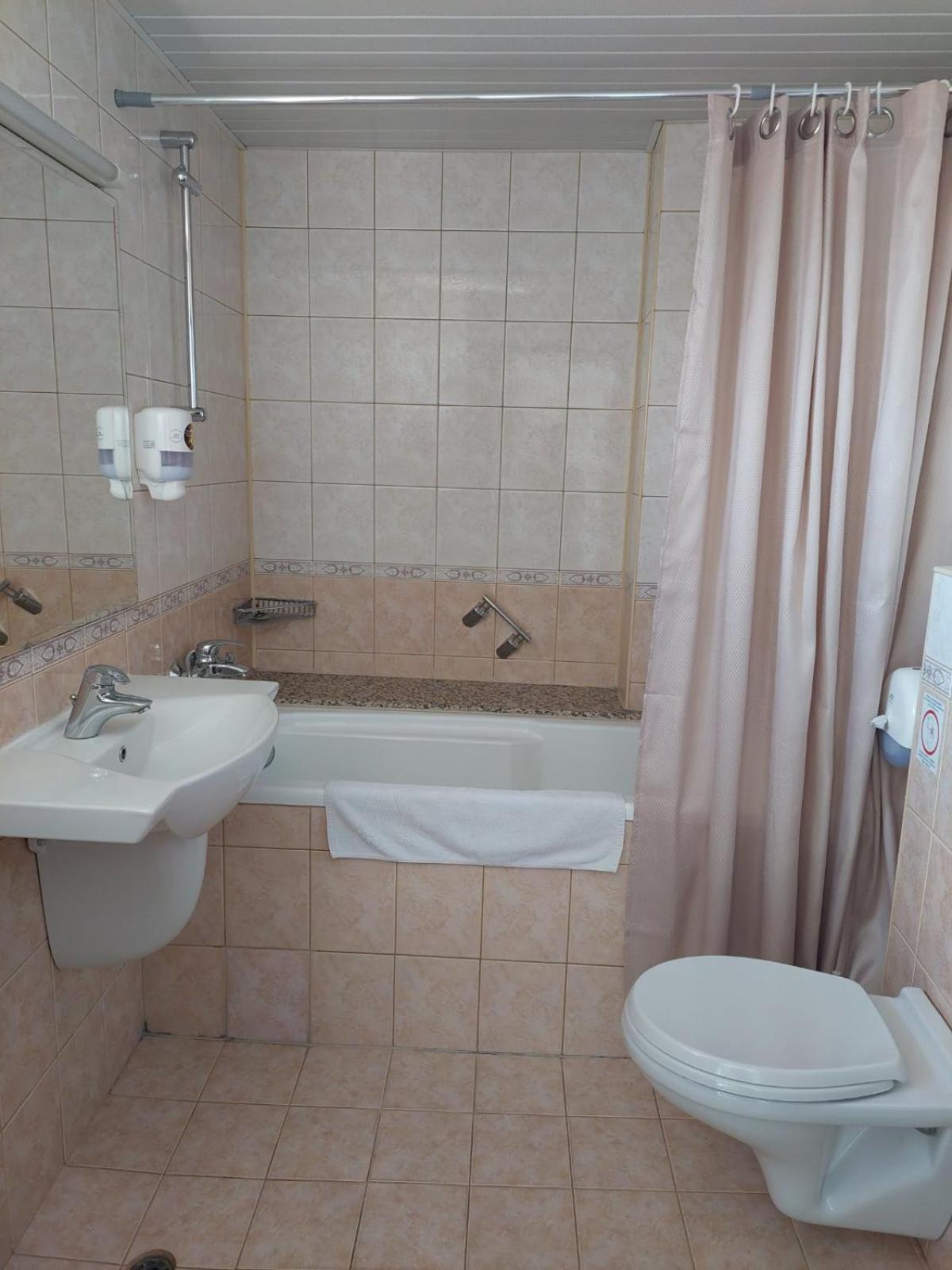 Doppelzimmer mit Balkon