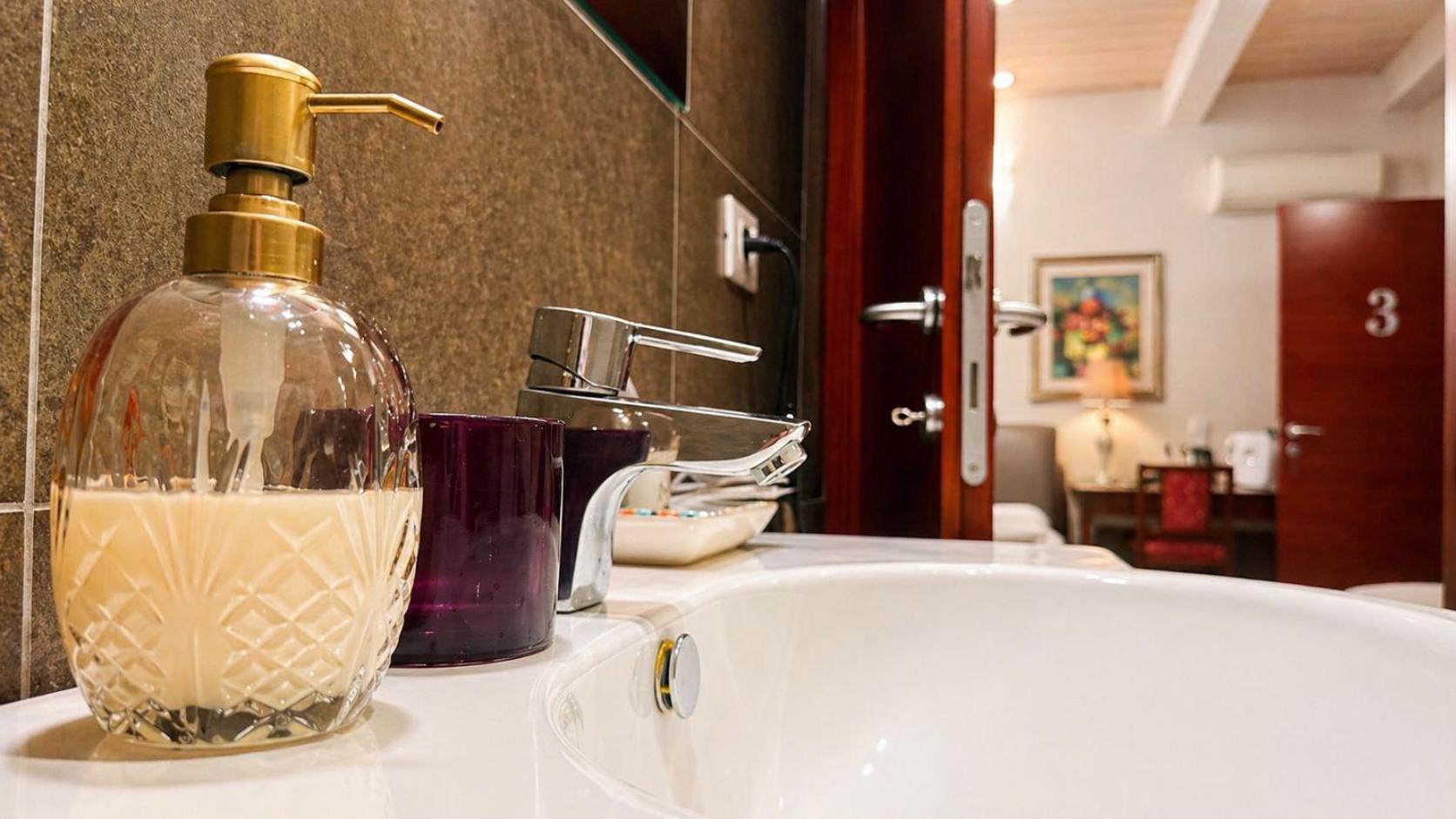 Comfort Triple Room with Shower