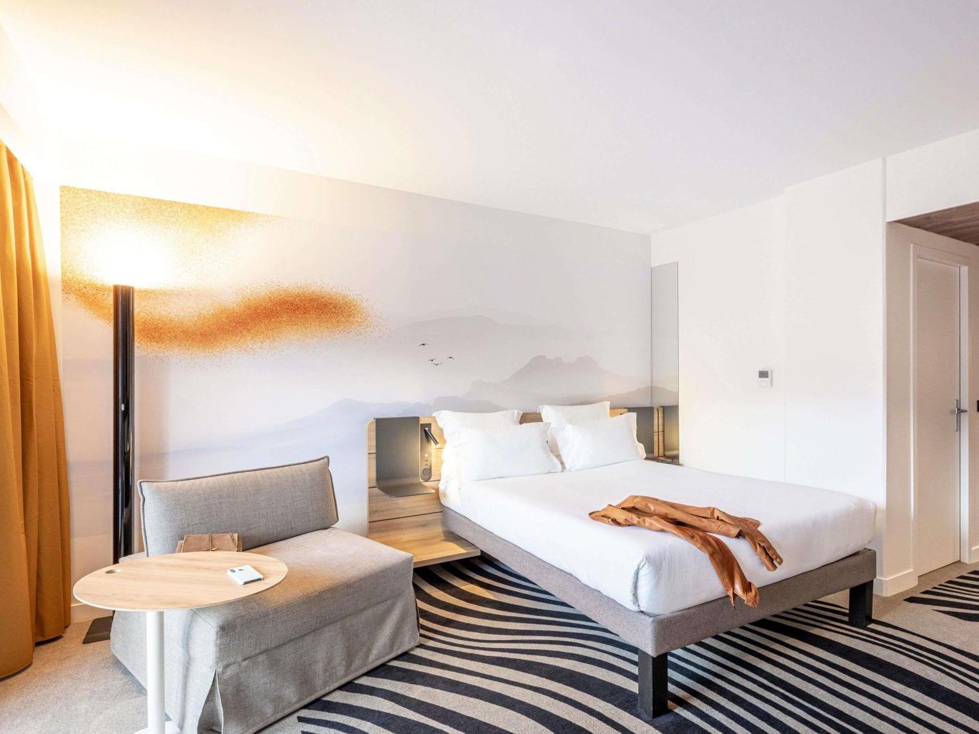 Superior Room with One Double Bed and Sofa Bed - Village View