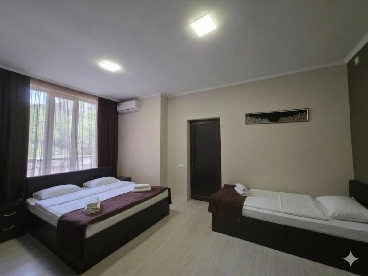 Triple Room Bath