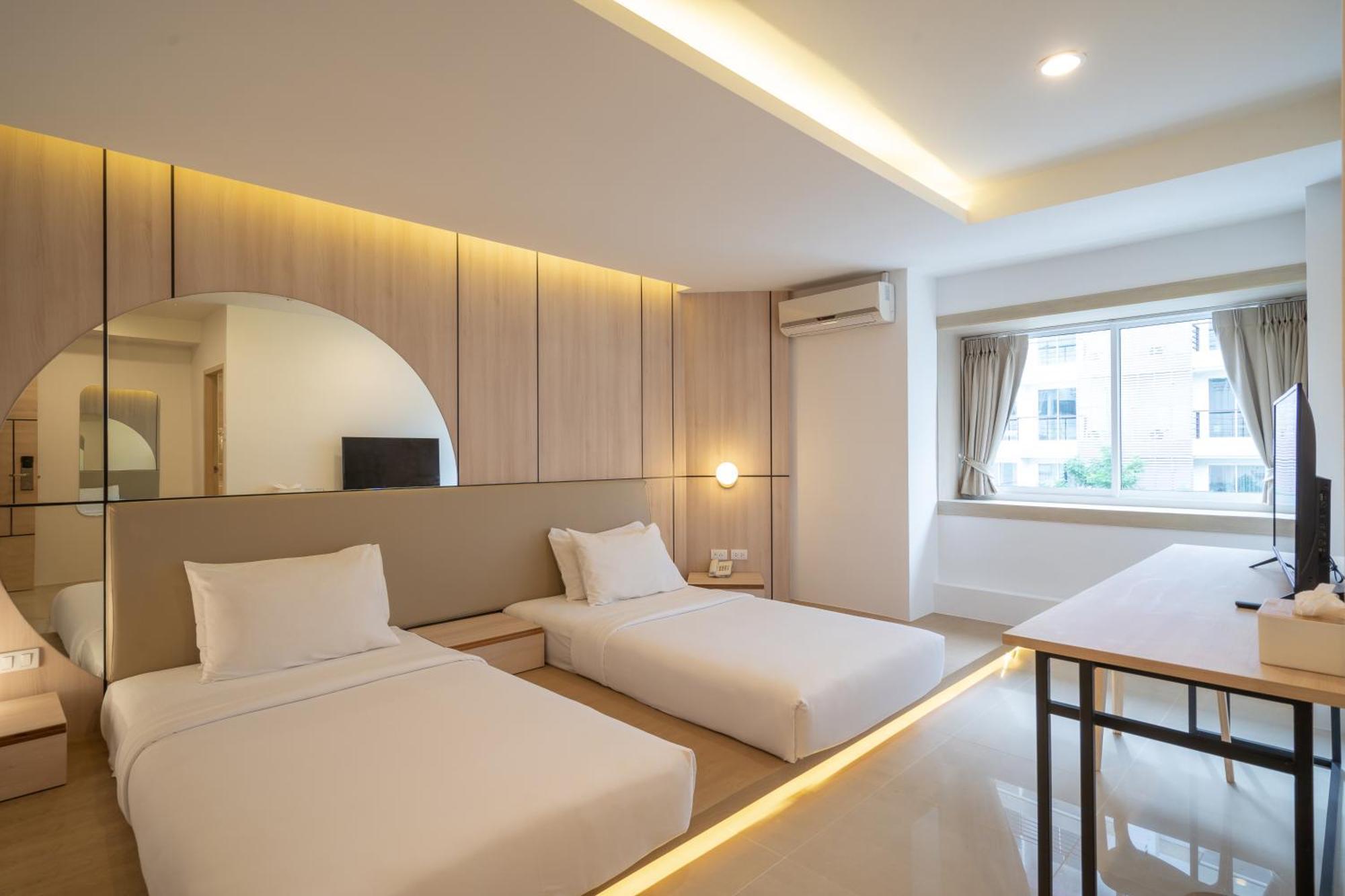 Superior Double or Twin Room with City View,1766346920:JPEG