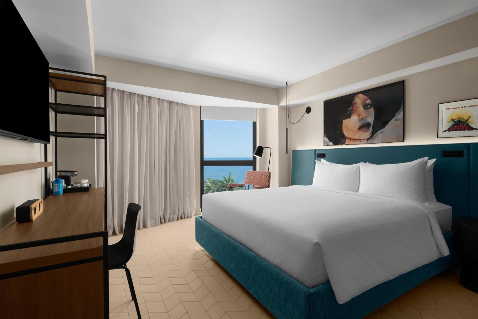 Deluxe King Room