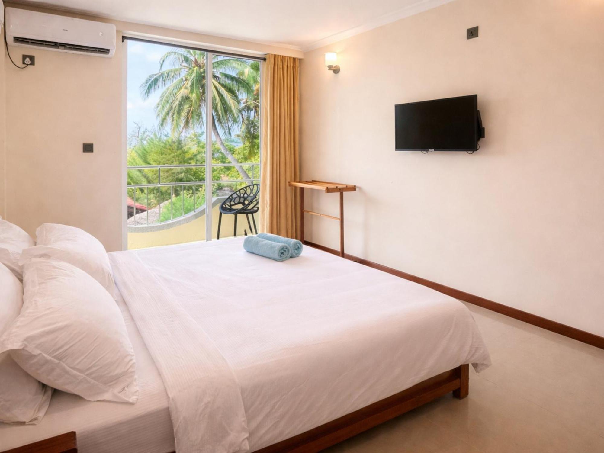 Double Room with Balcony and Sea View