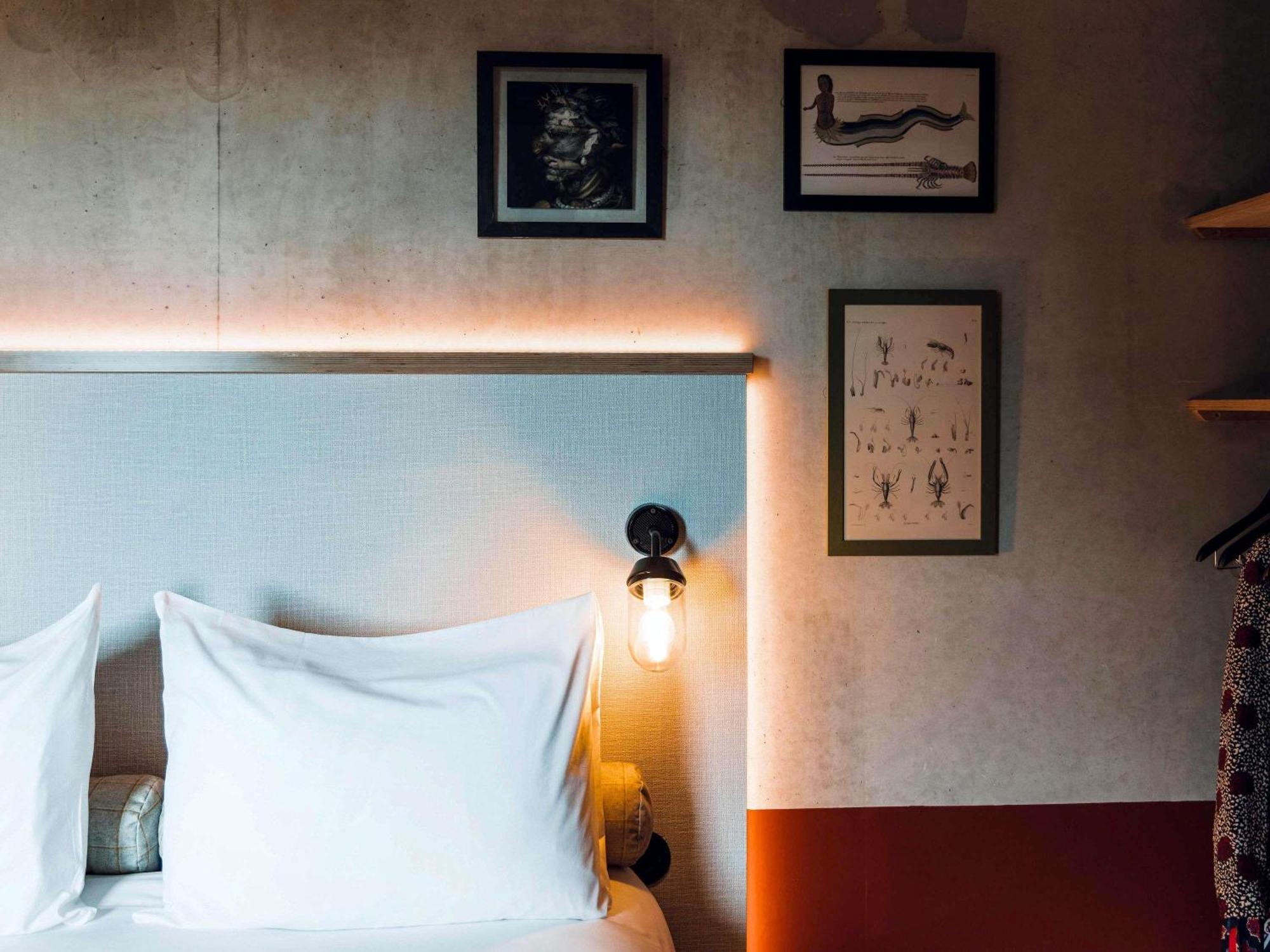 Standard Room with One Double Bed and Two Single Beds