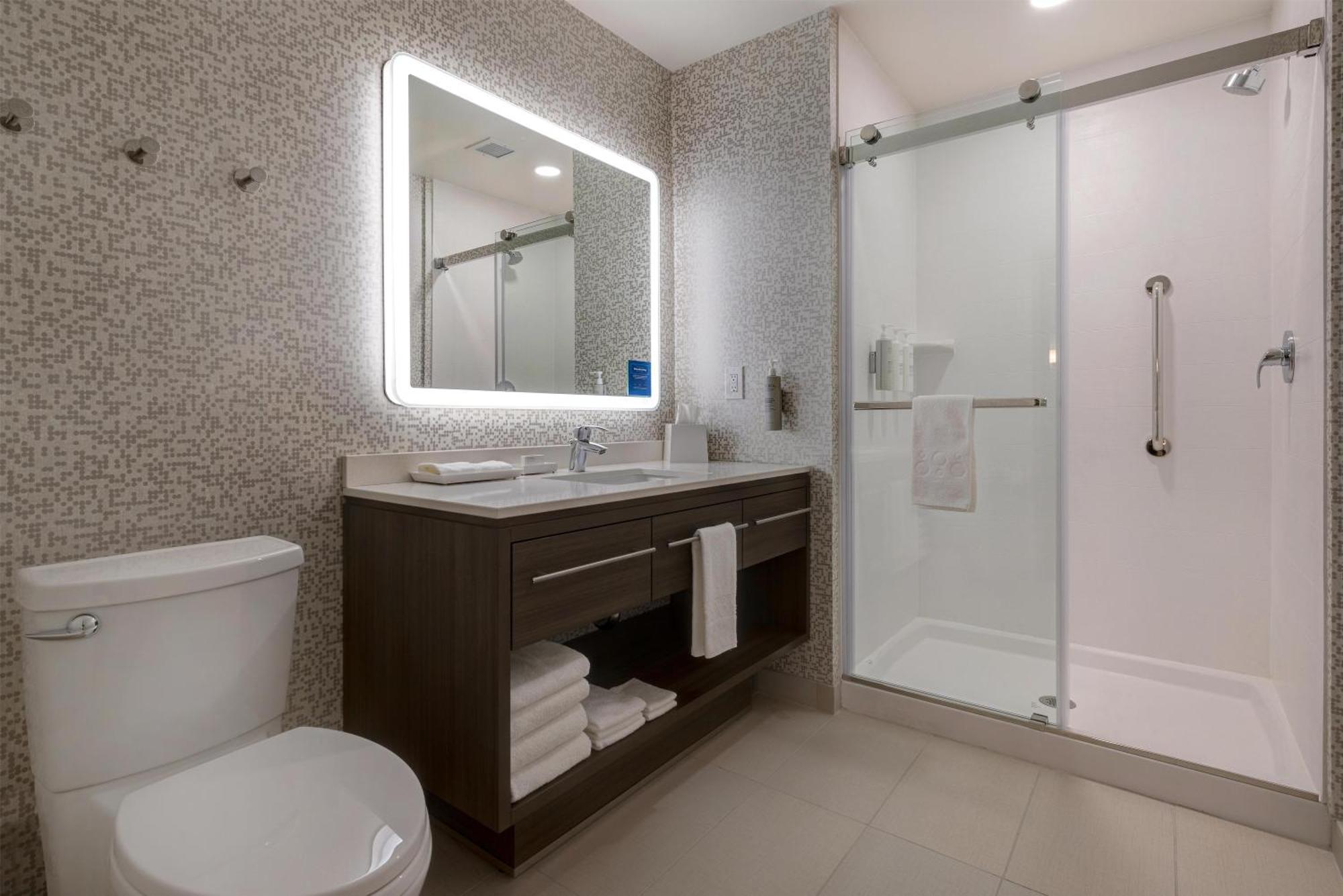 King Studio Suite