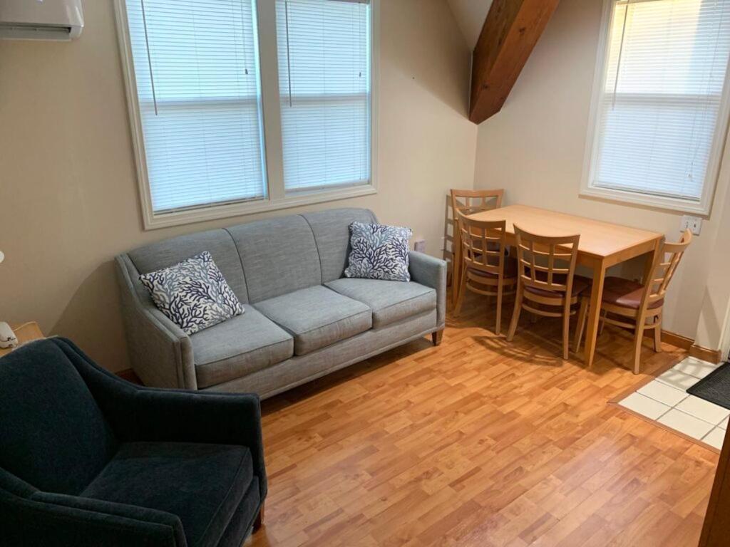 One-Bedroom Suite