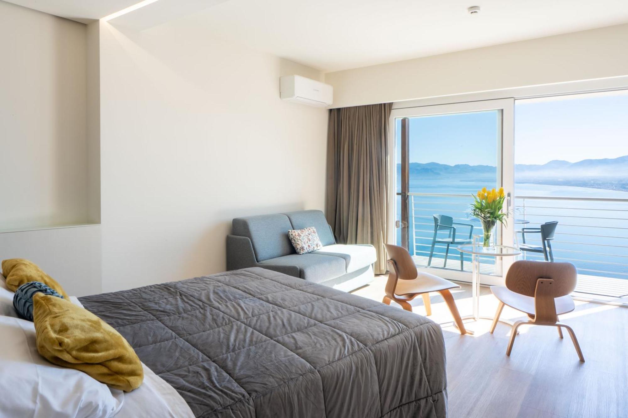Suite with Sea View