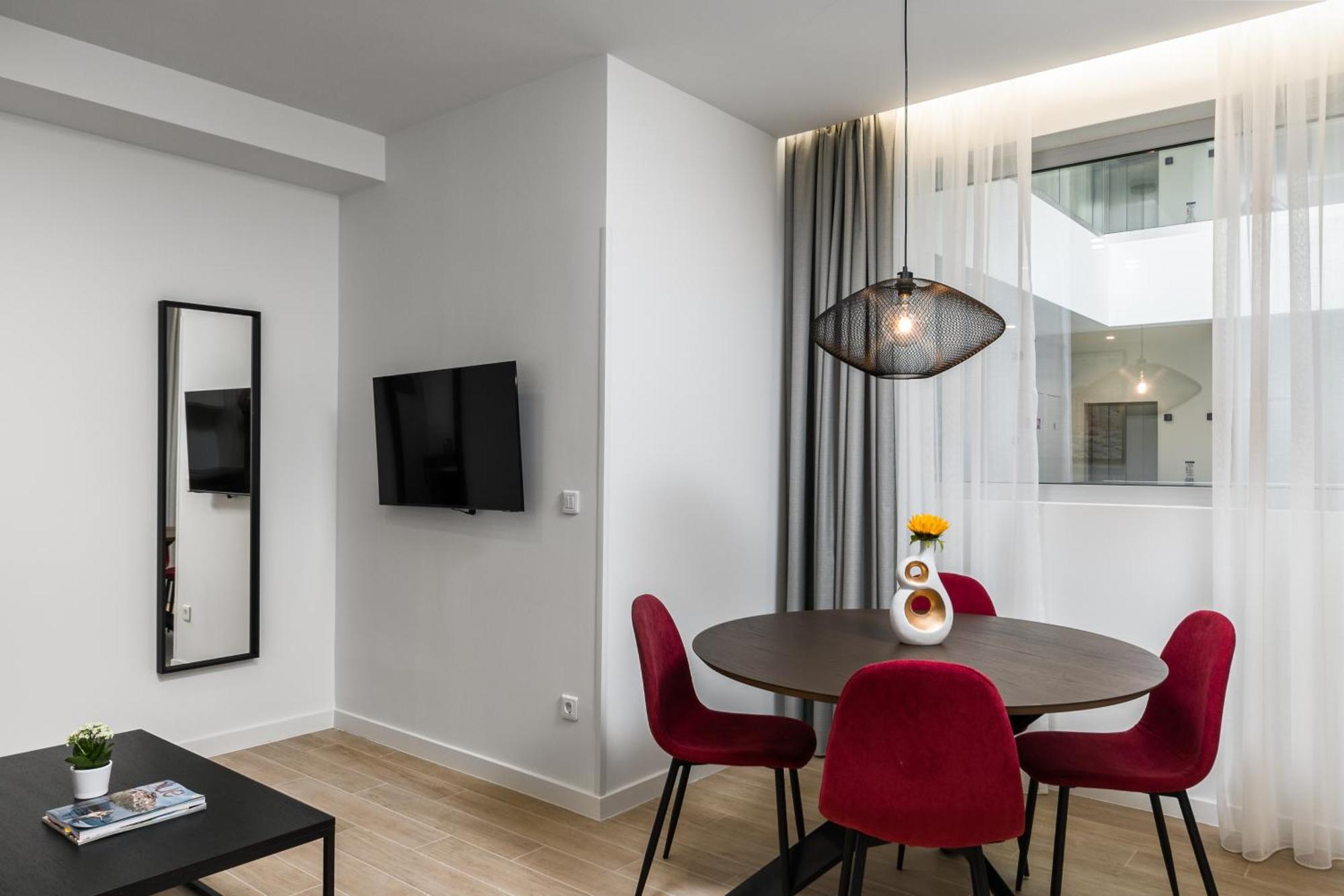 Superior Apartment with Atrium View