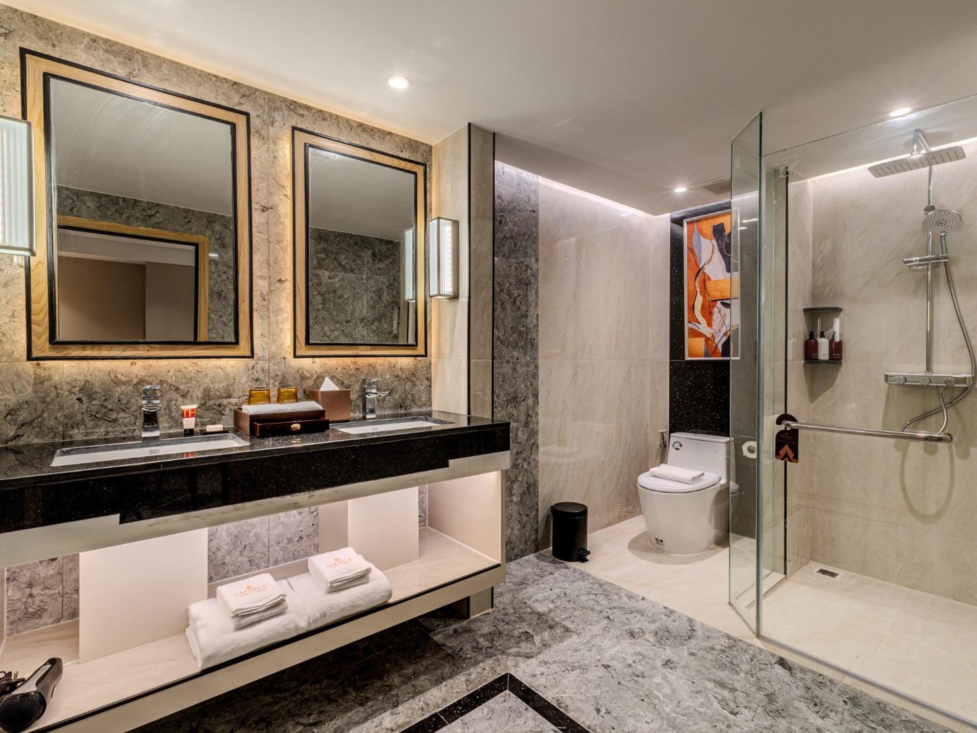 Queen Suite