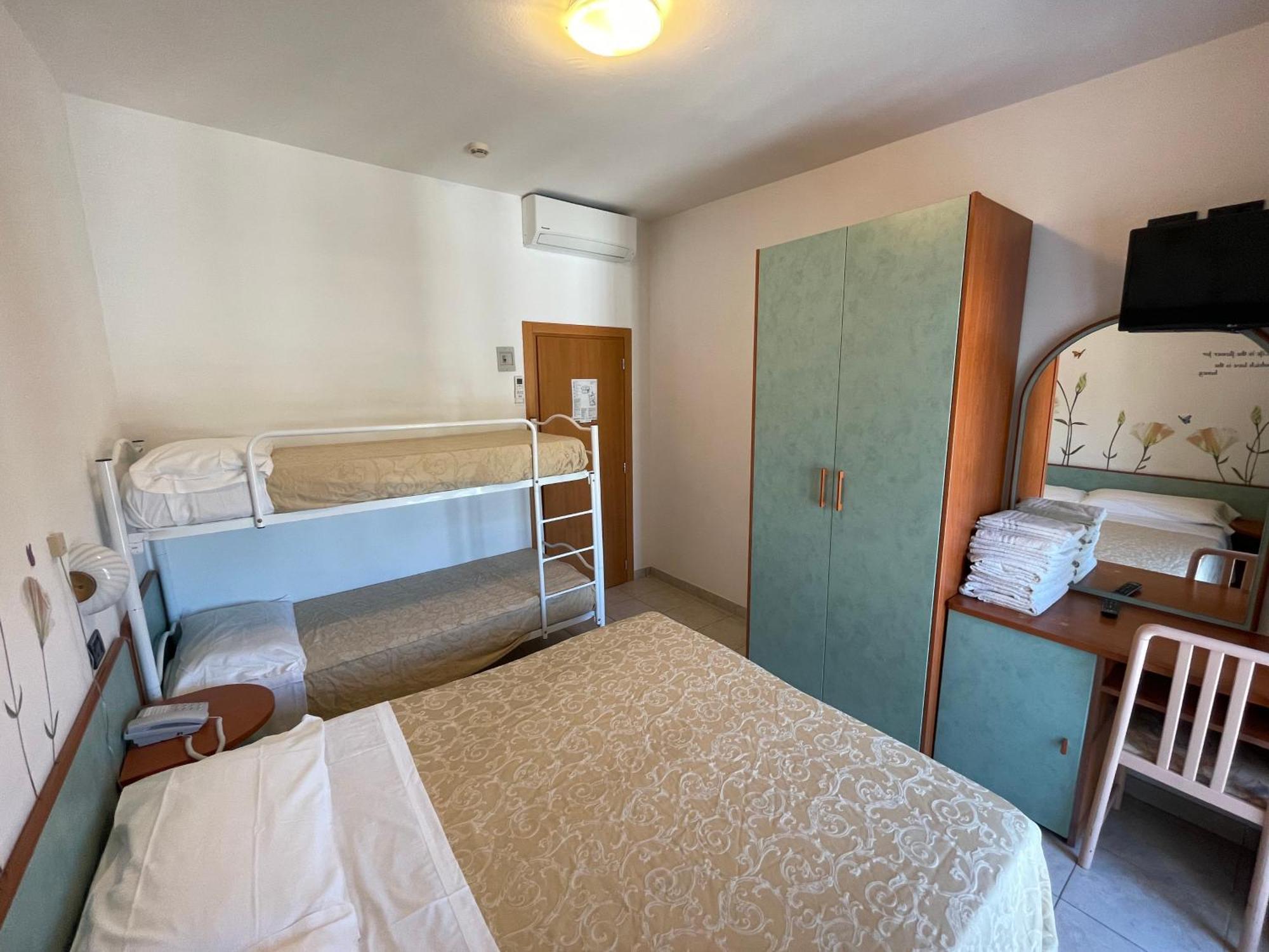 Comfort Quadruple Room