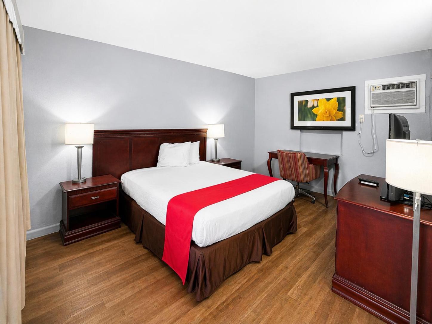 Queen Bed Non-Smoking