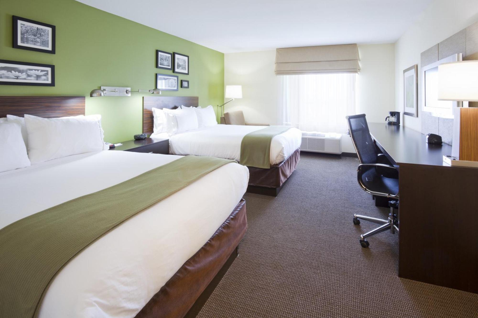 Standard Queen Room with Two Queen Beds