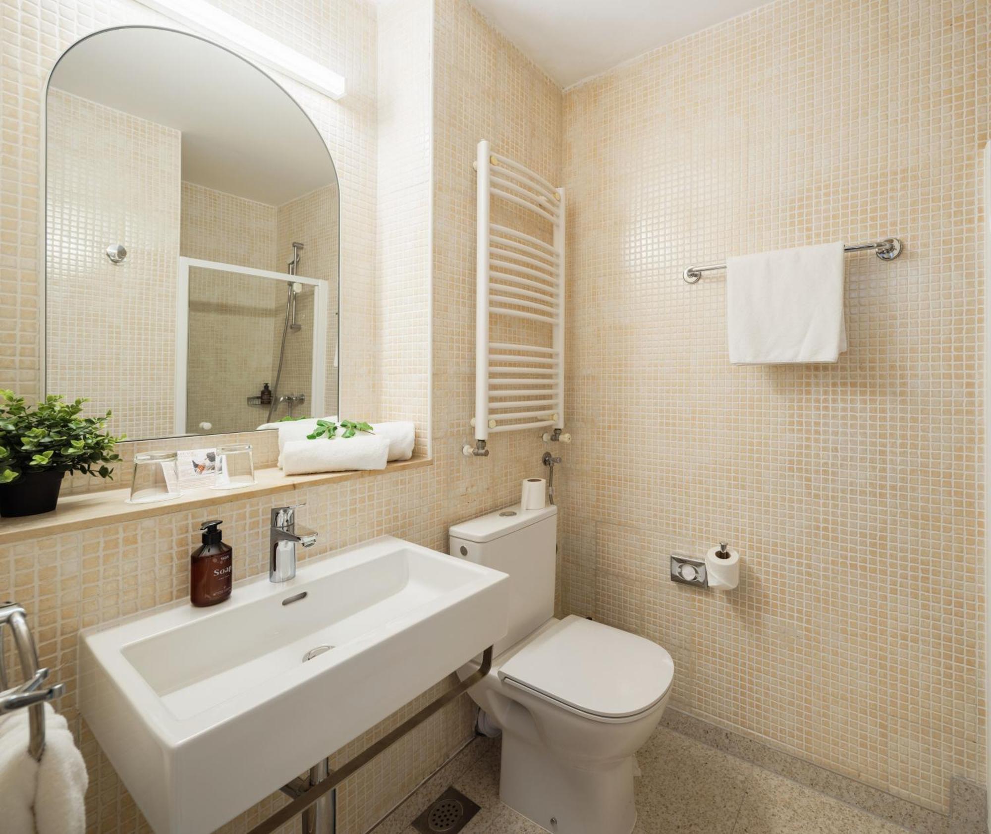 One-Bedroom Suite,1743952216:JPEG