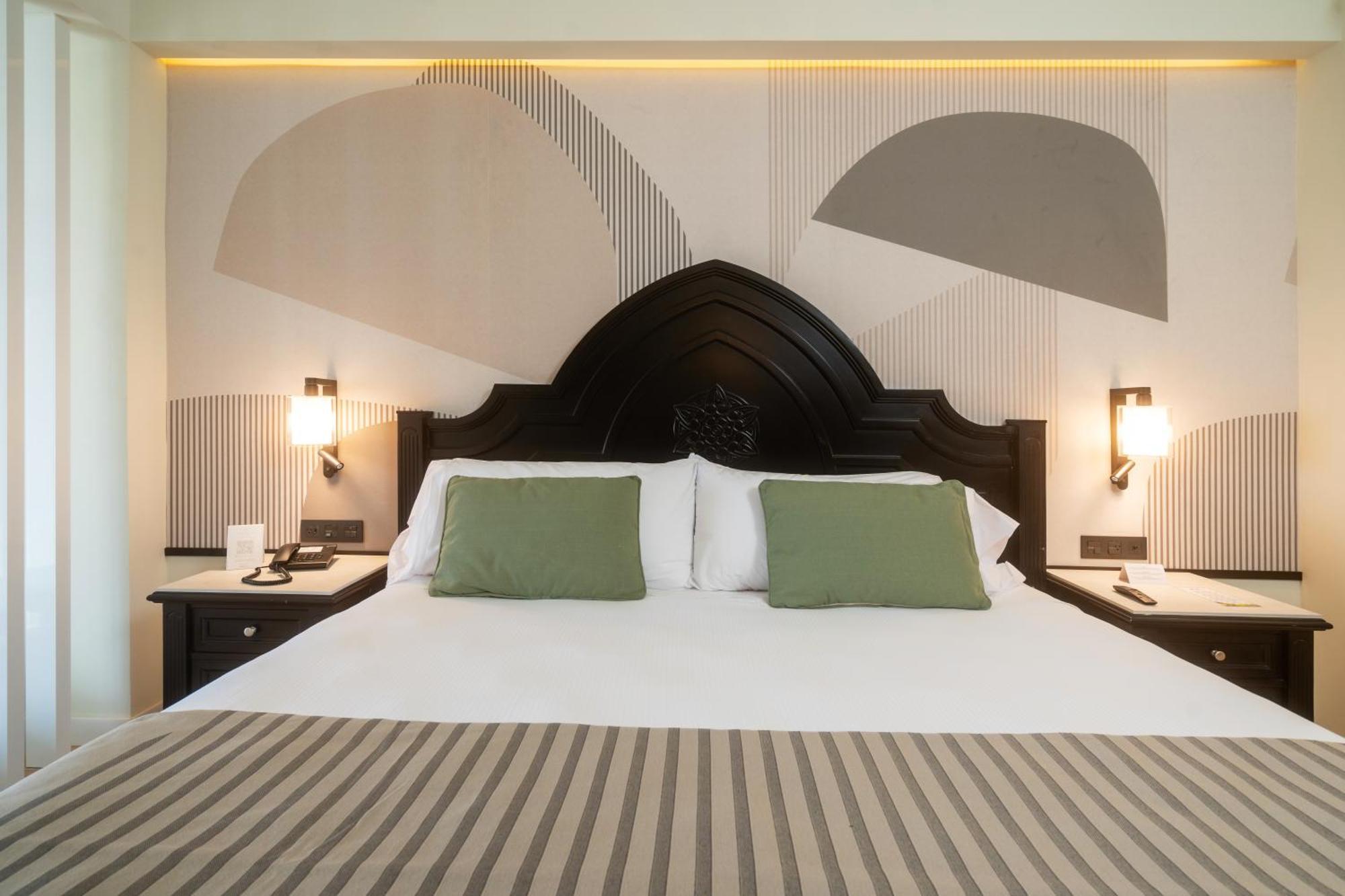 Junior Suite Partial Ocean View