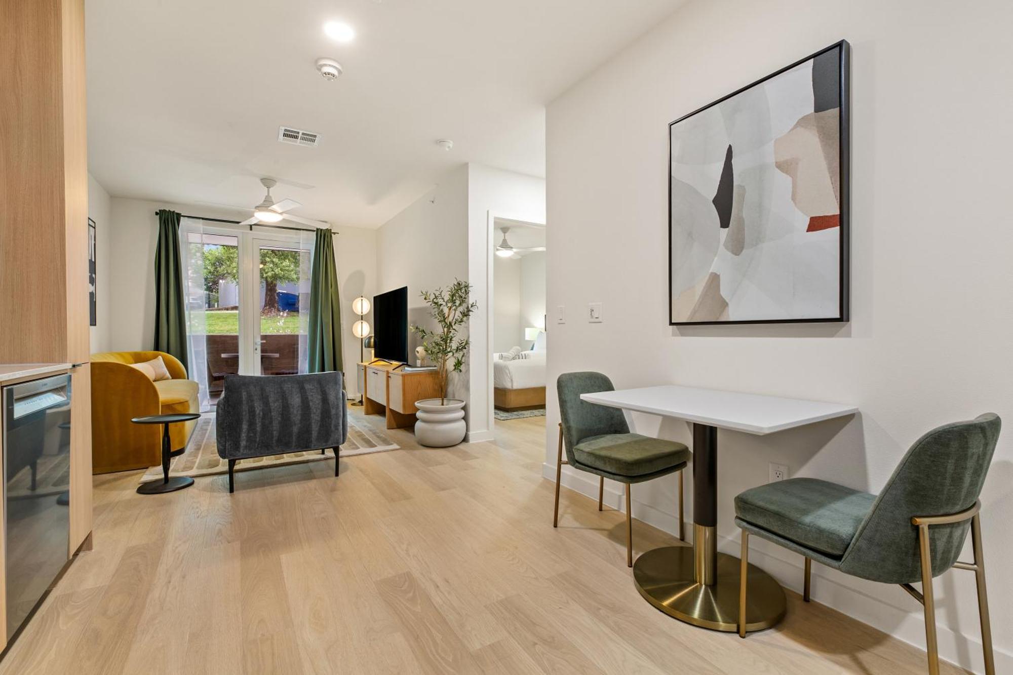 1 Bedroom Suite