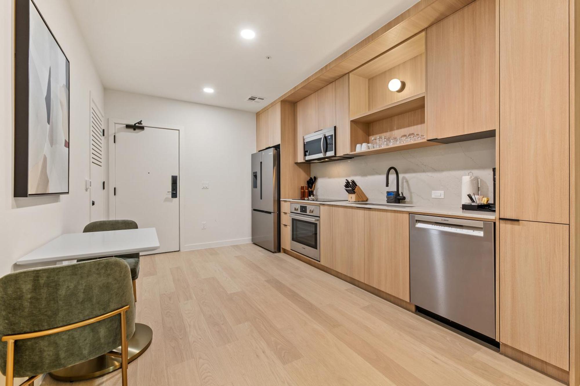 1 Bedroom Queen Suite Accessible