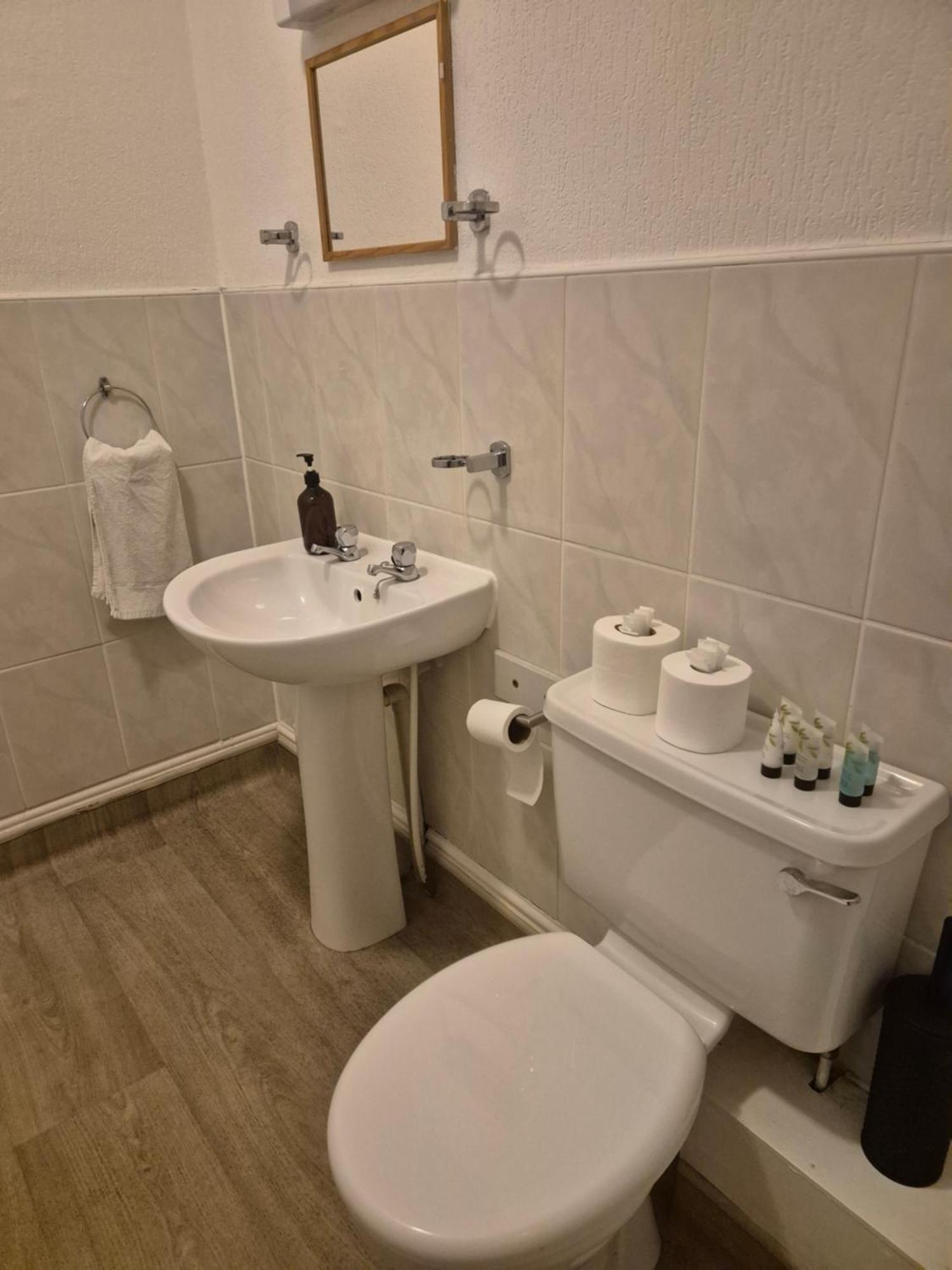 Twin Room with Bath