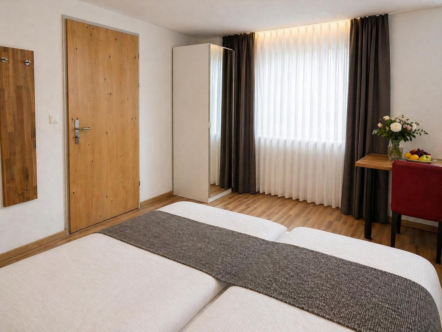 Double Room Quiet Courtyard