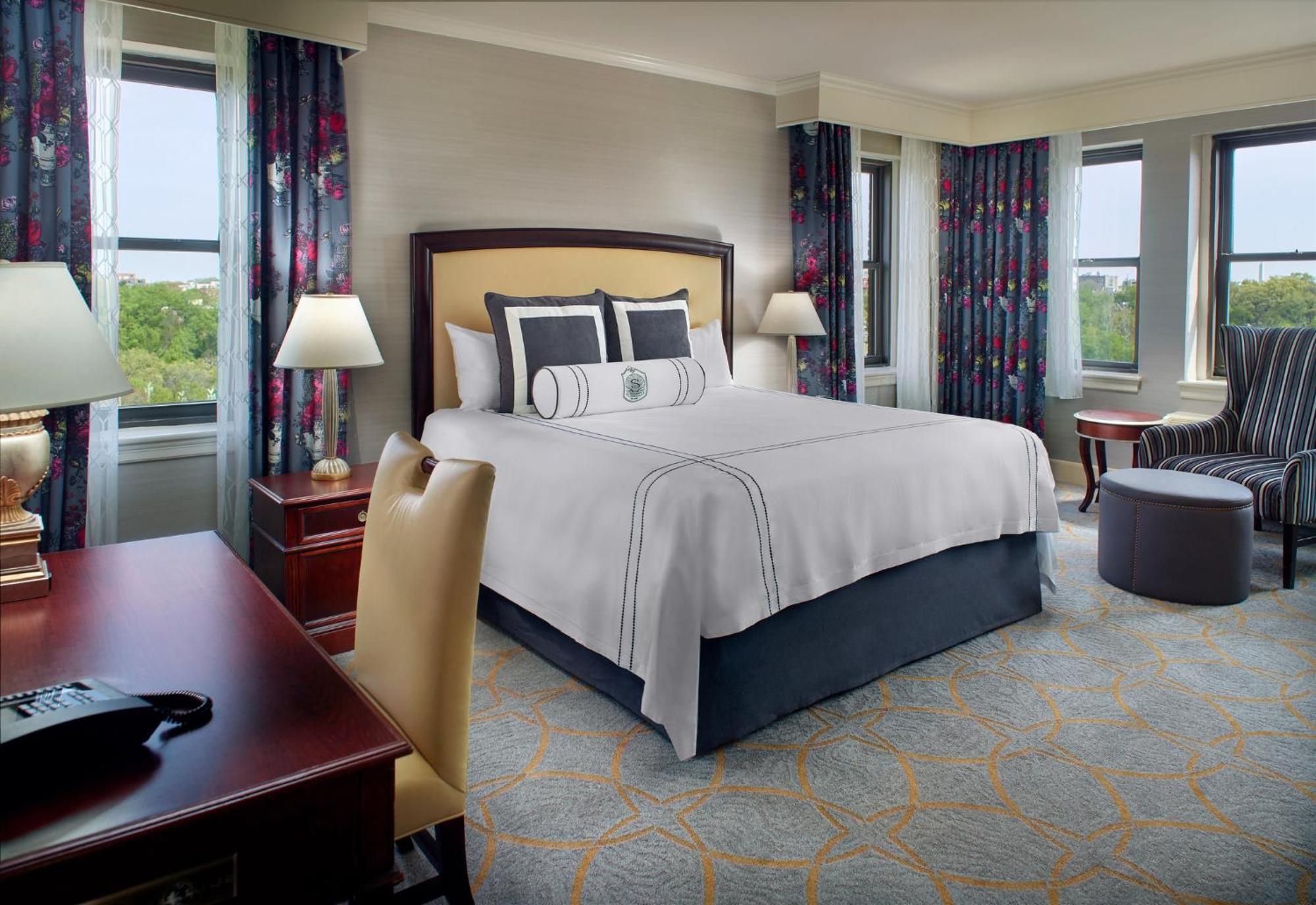 Premier Room 1 King Bed