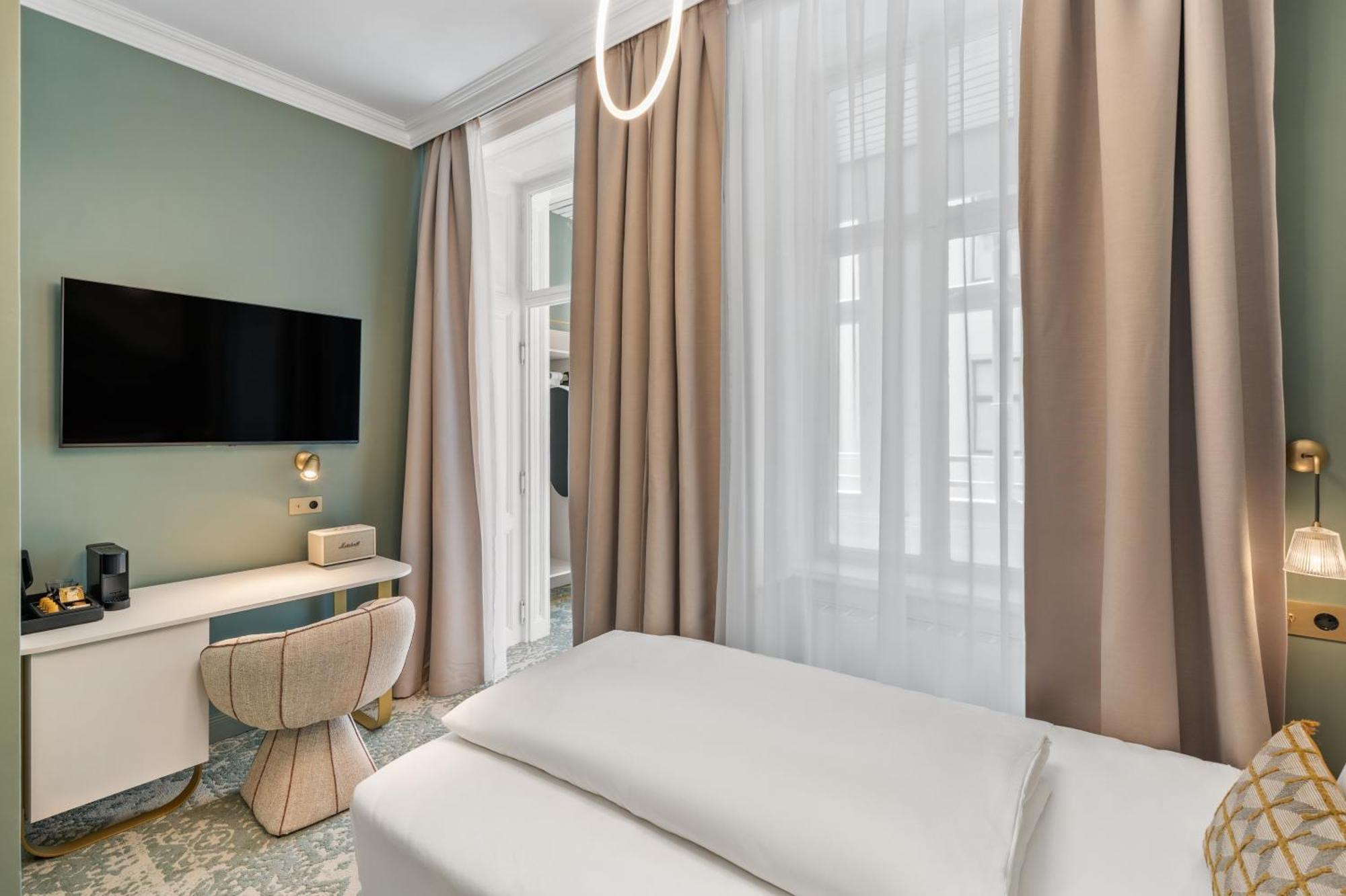 Single Room Balcony,1769496349:JPEG