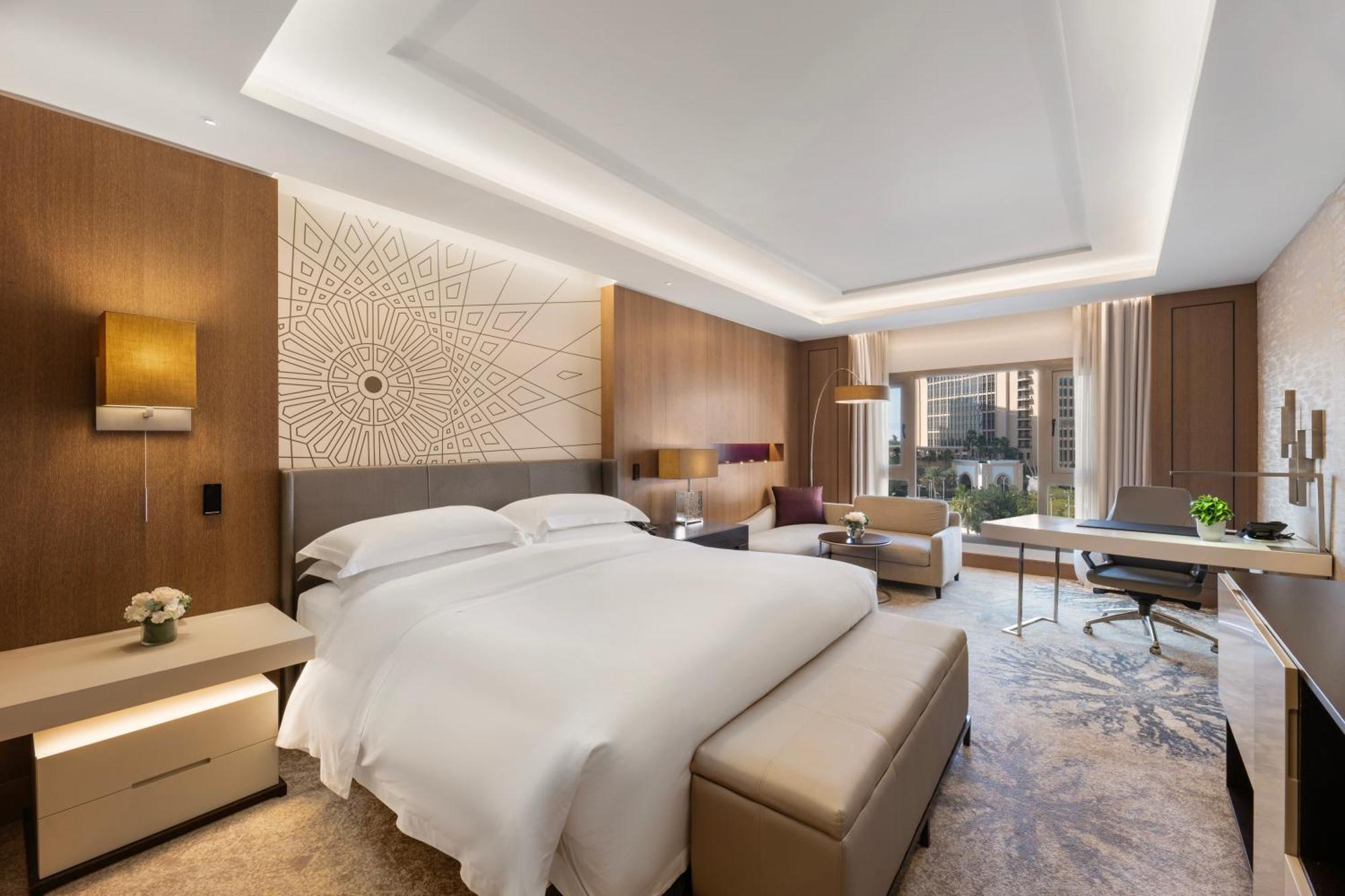 1 King Bed Club City View,1769503250:JPEG