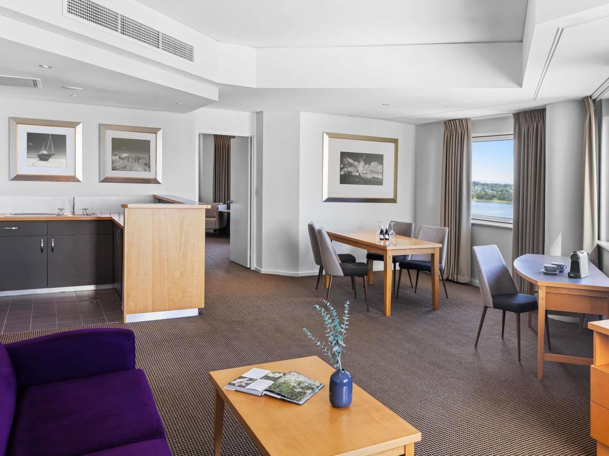 Superior King Suite