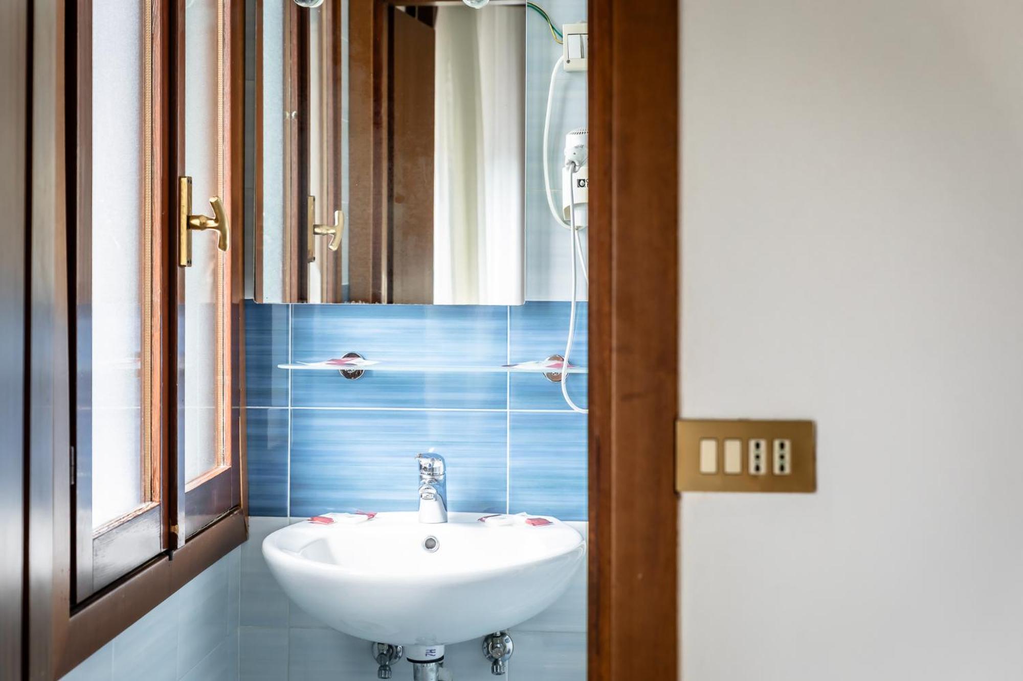 Basic Triple Room