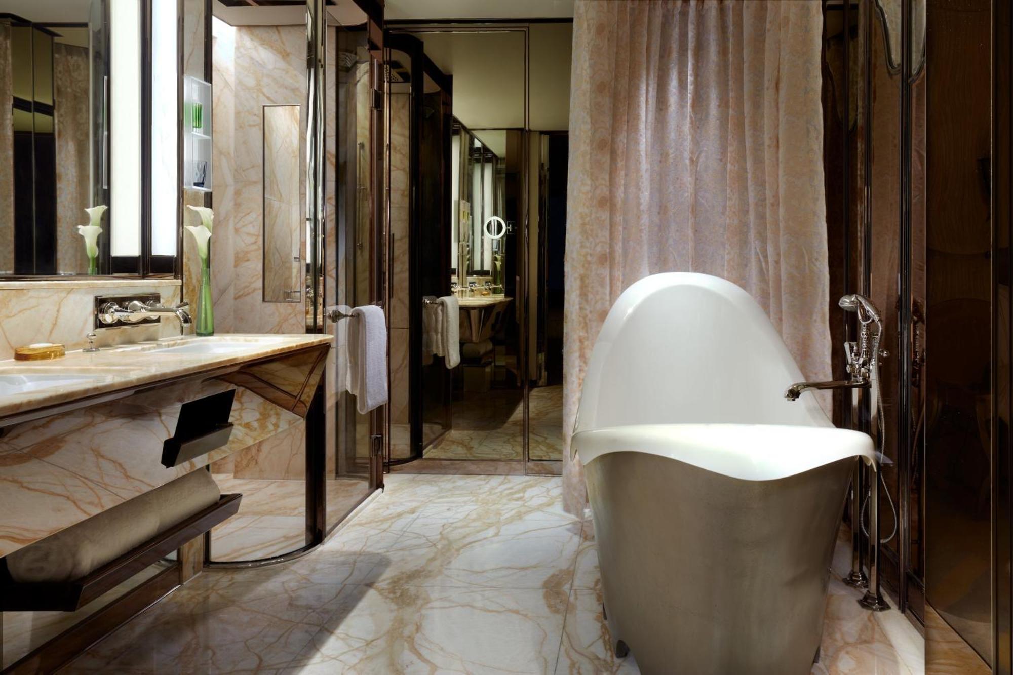 Club Pearl Tower Twin Room
