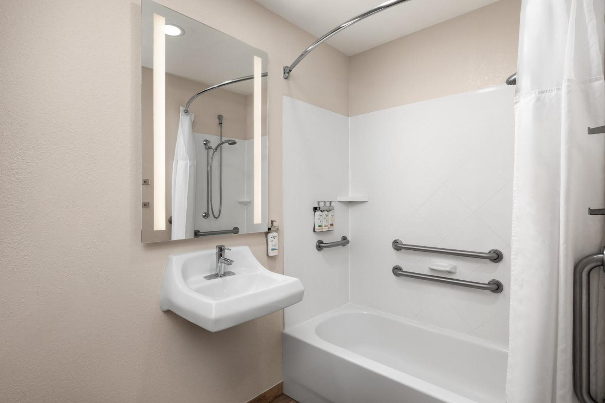 Queen Studio Suite Two Queen Beds Mobility Access Tub or Non-Smoking