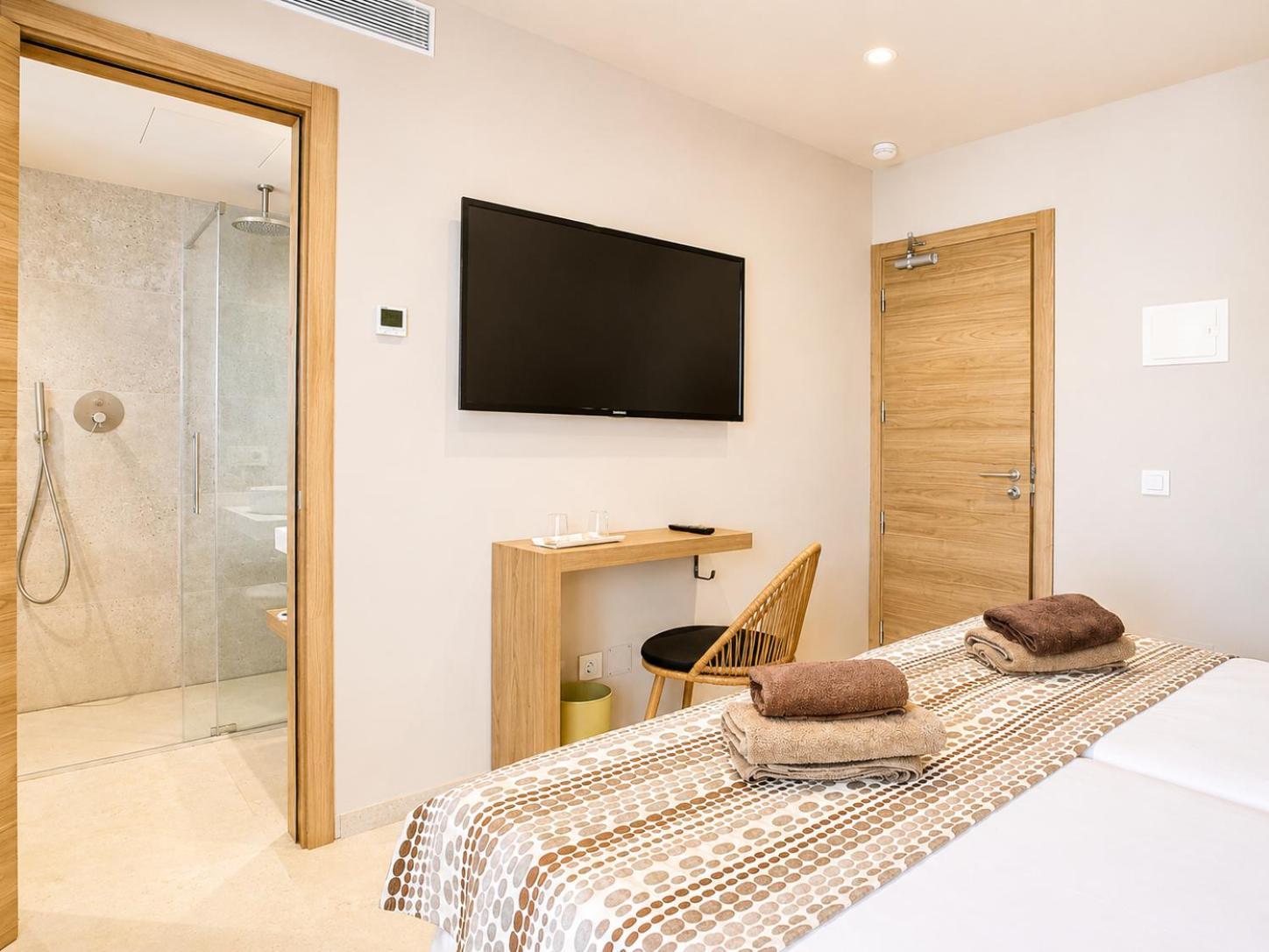 Double or Twin Room Balcony