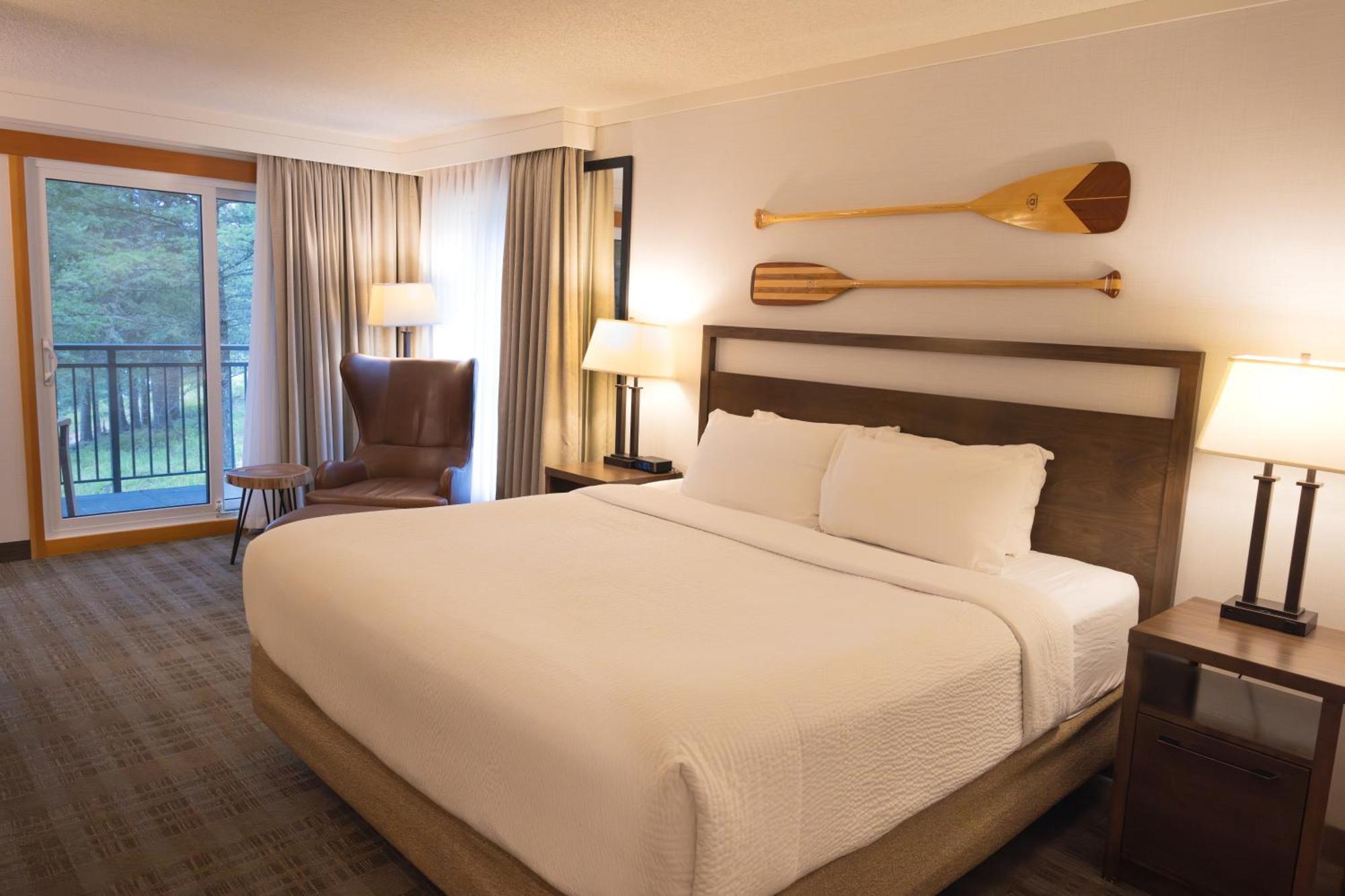 Pyramid Room One King bed
