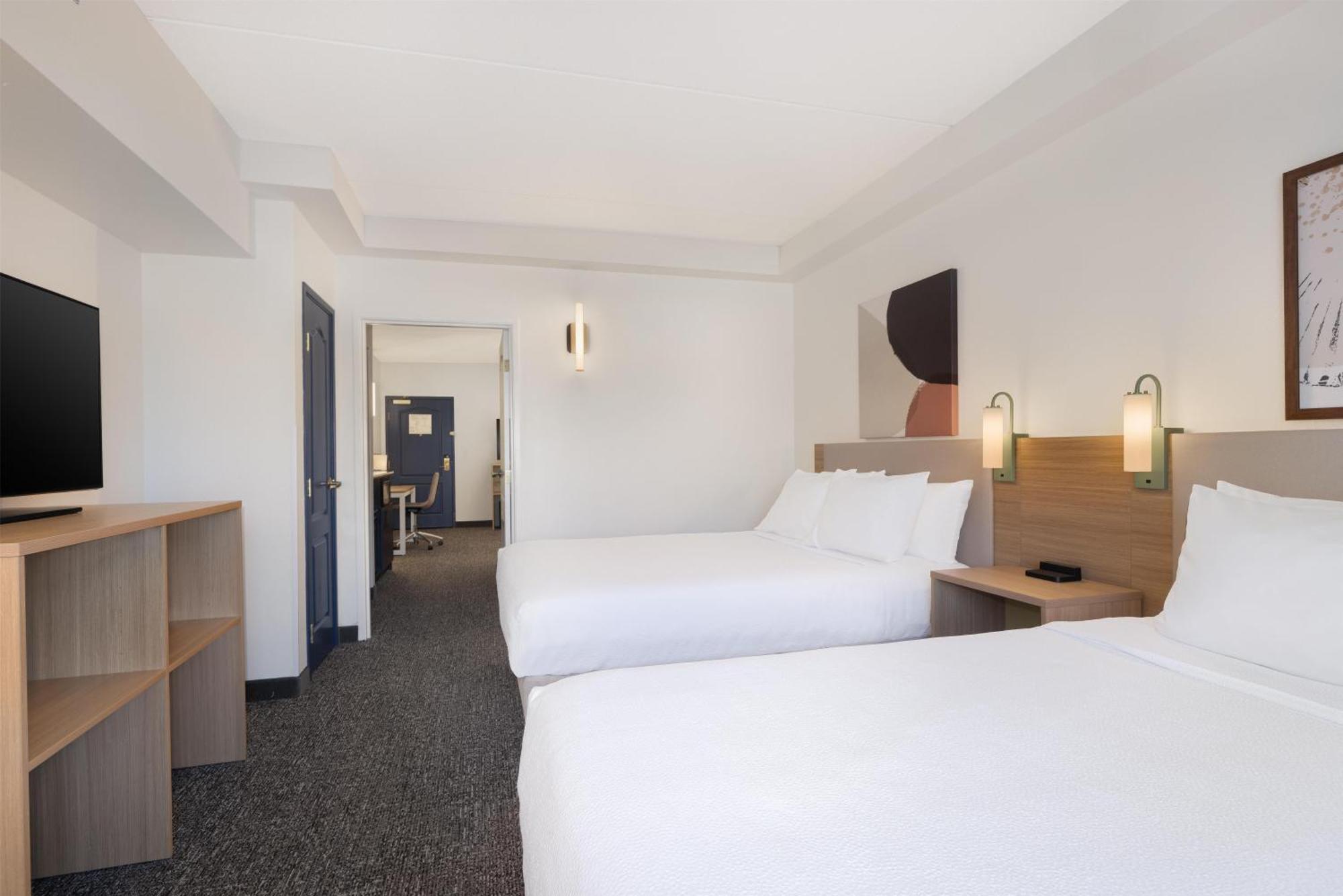 Queen Suite with Two Queen Beds